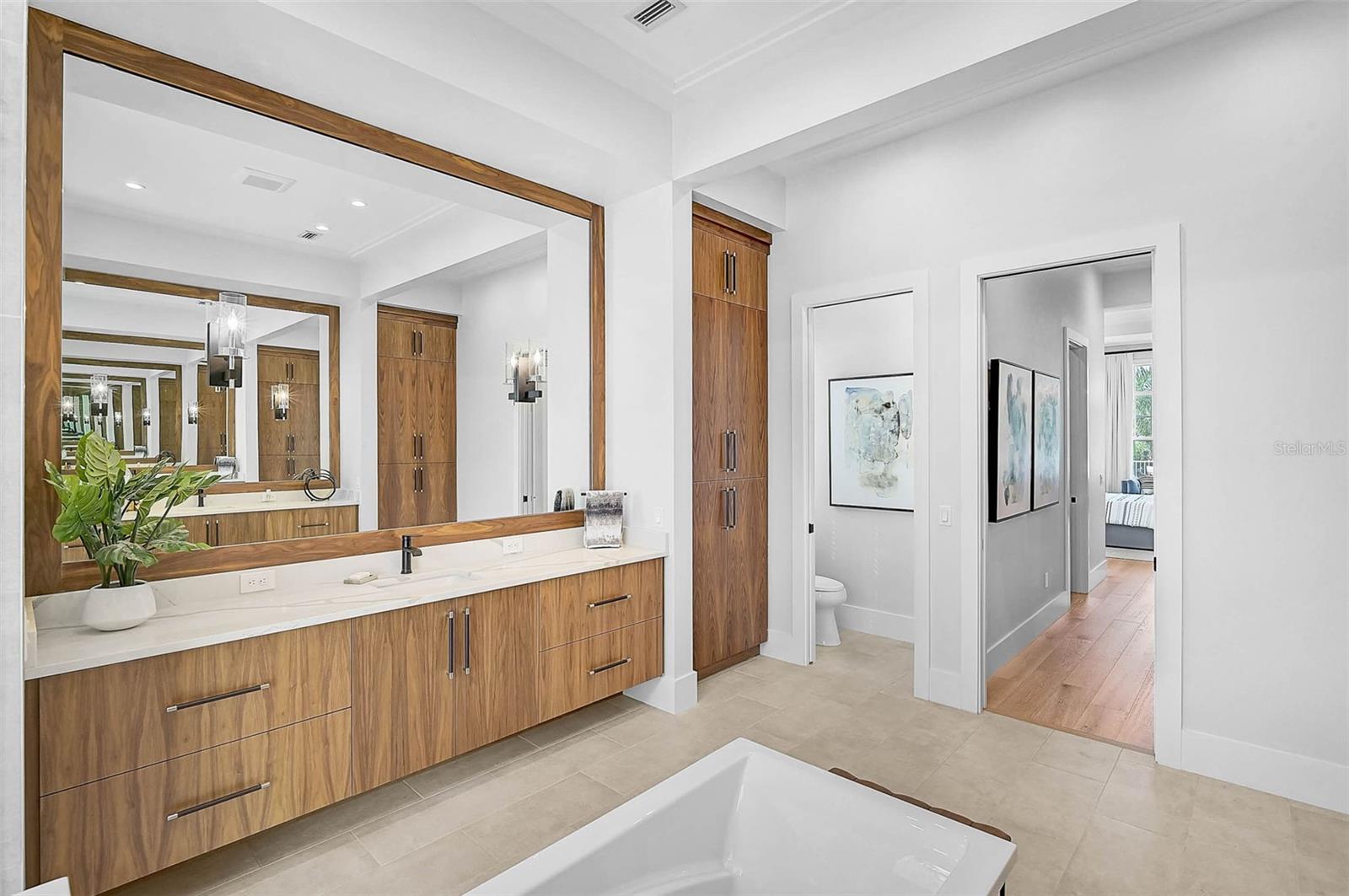 Image 20 of 67 For 5058 Windward Avenue