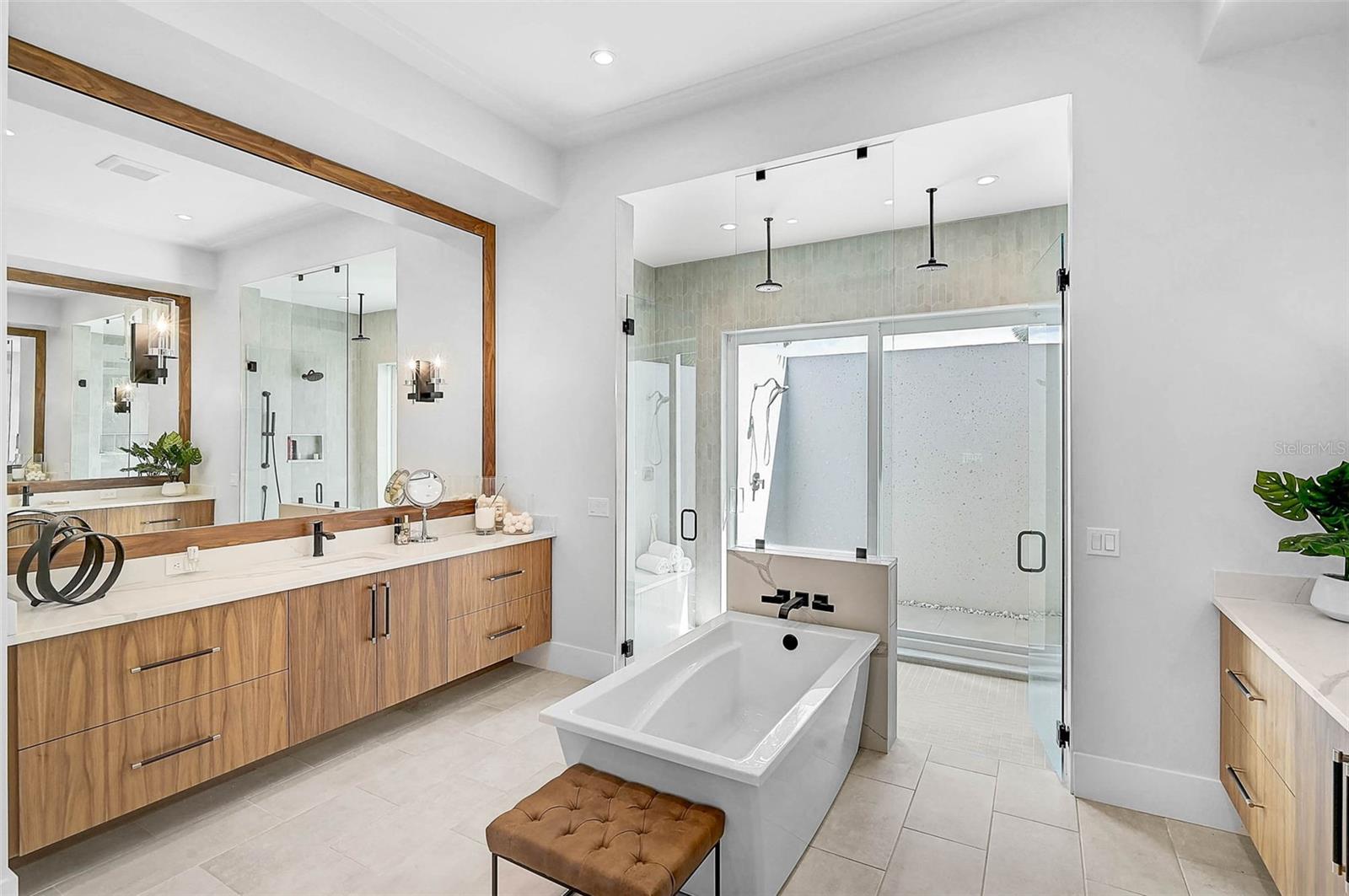 Image 22 of 67 For 5058 Windward Avenue