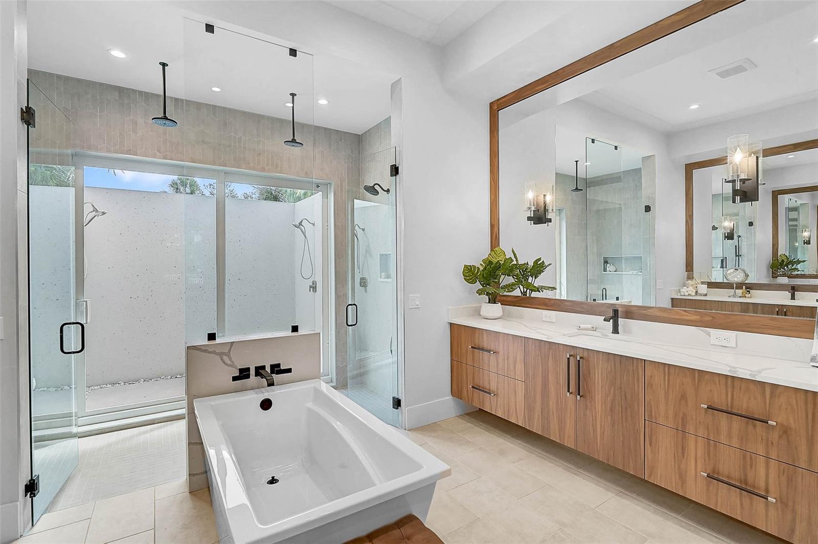 Image 24 of 67 For 5058 Windward Avenue