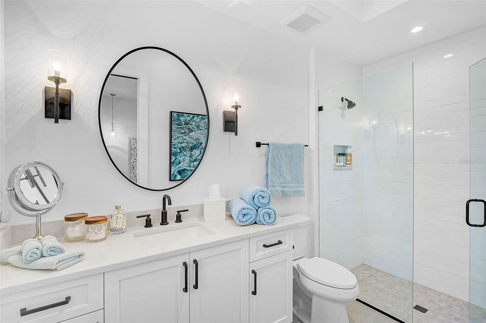 Image 28 of 67 For 5058 Windward Avenue