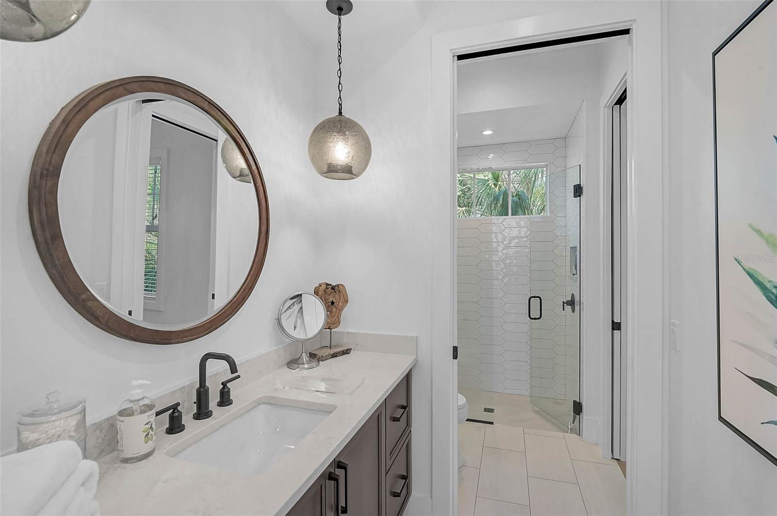 Image 32 of 67 For 5058 Windward Avenue