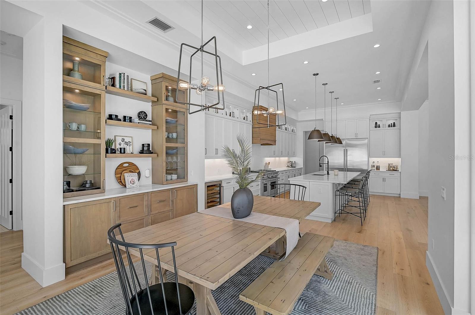 Image 36 of 67 For 5058 Windward Avenue