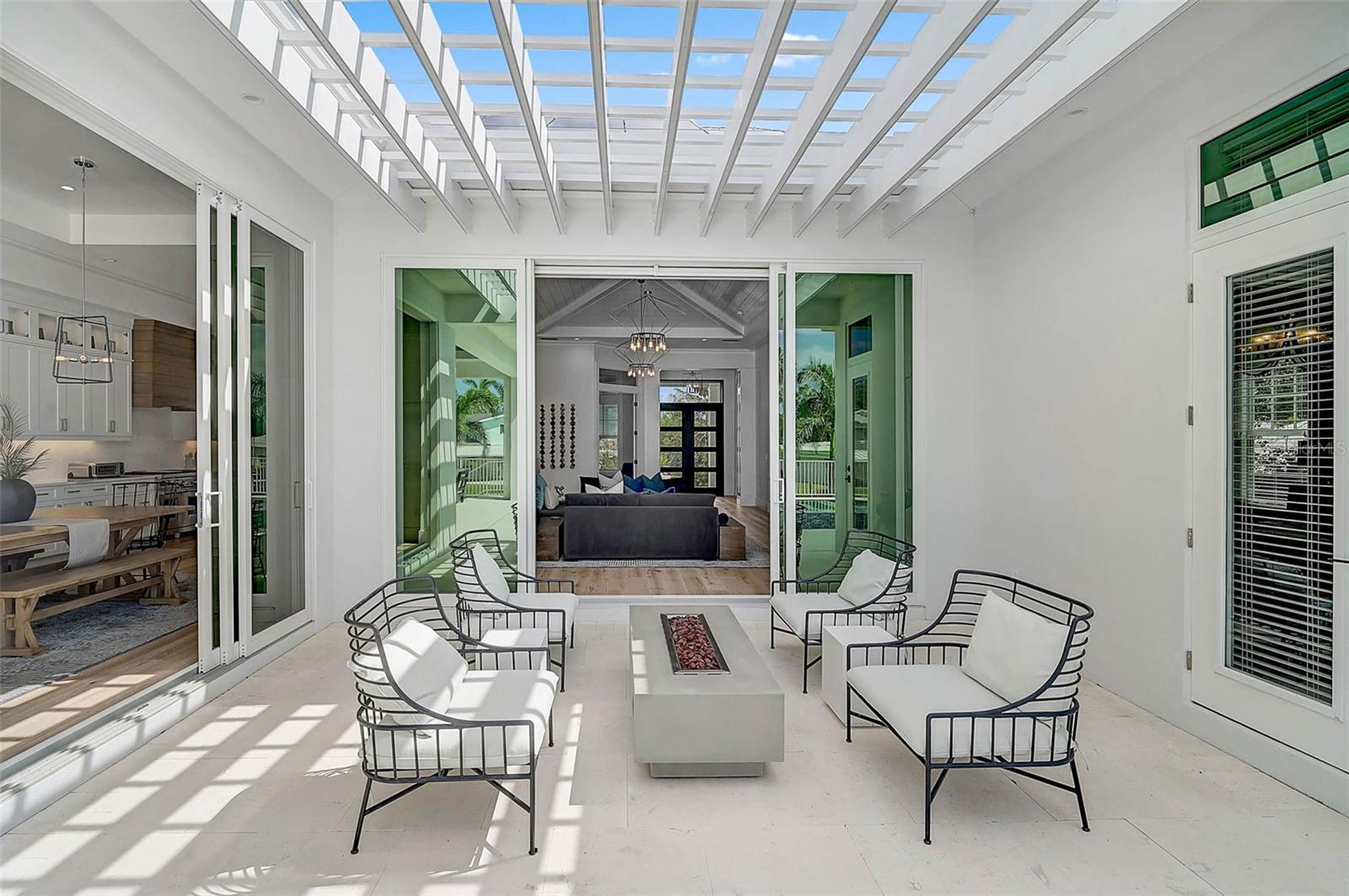 Image 40 of 67 For 5058 Windward Avenue