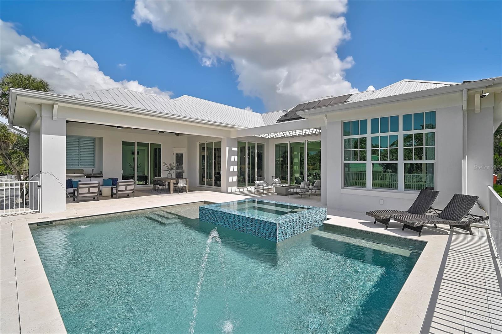 Image 48 of 67 For 5058 Windward Avenue