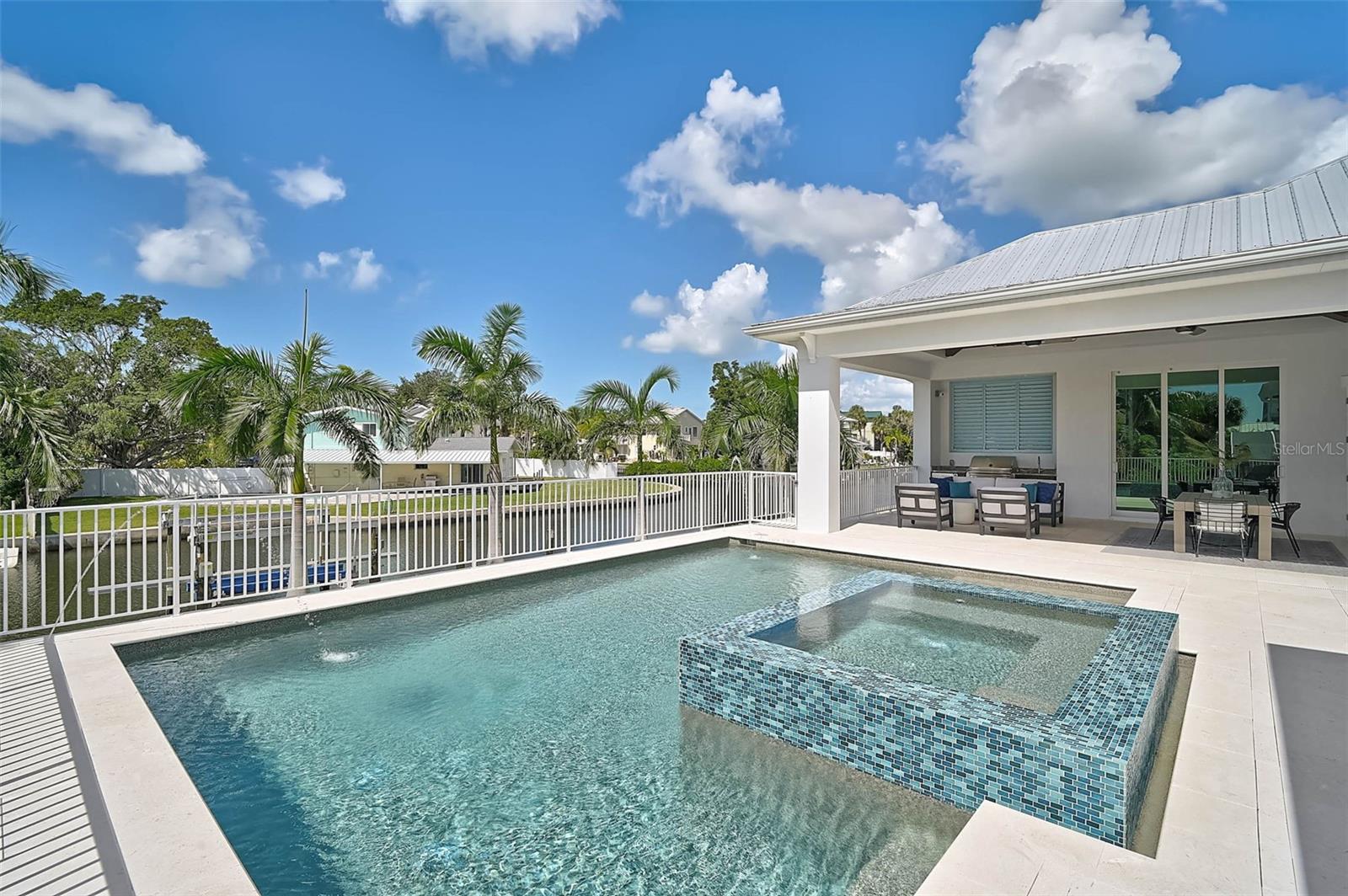 Image 49 of 67 For 5058 Windward Avenue