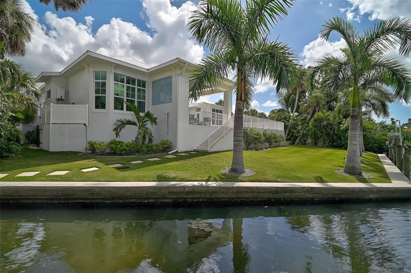 Image 53 of 67 For 5058 Windward Avenue