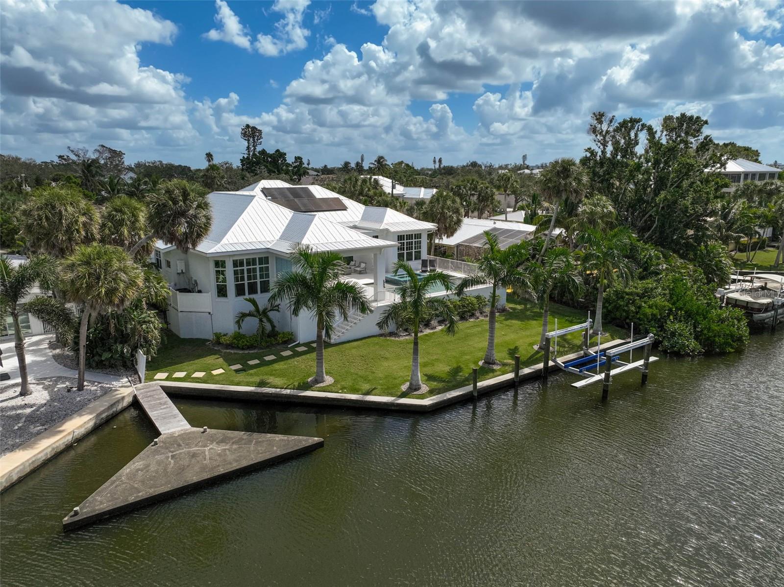 Image 55 of 67 For 5058 Windward Avenue