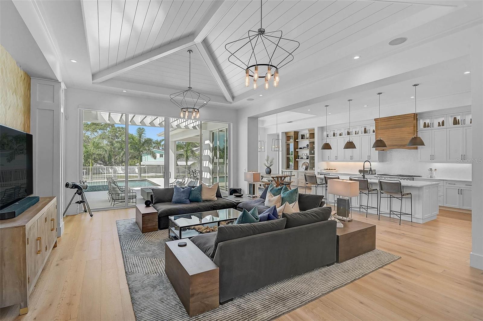 Image 6 of 67 For 5058 Windward Avenue