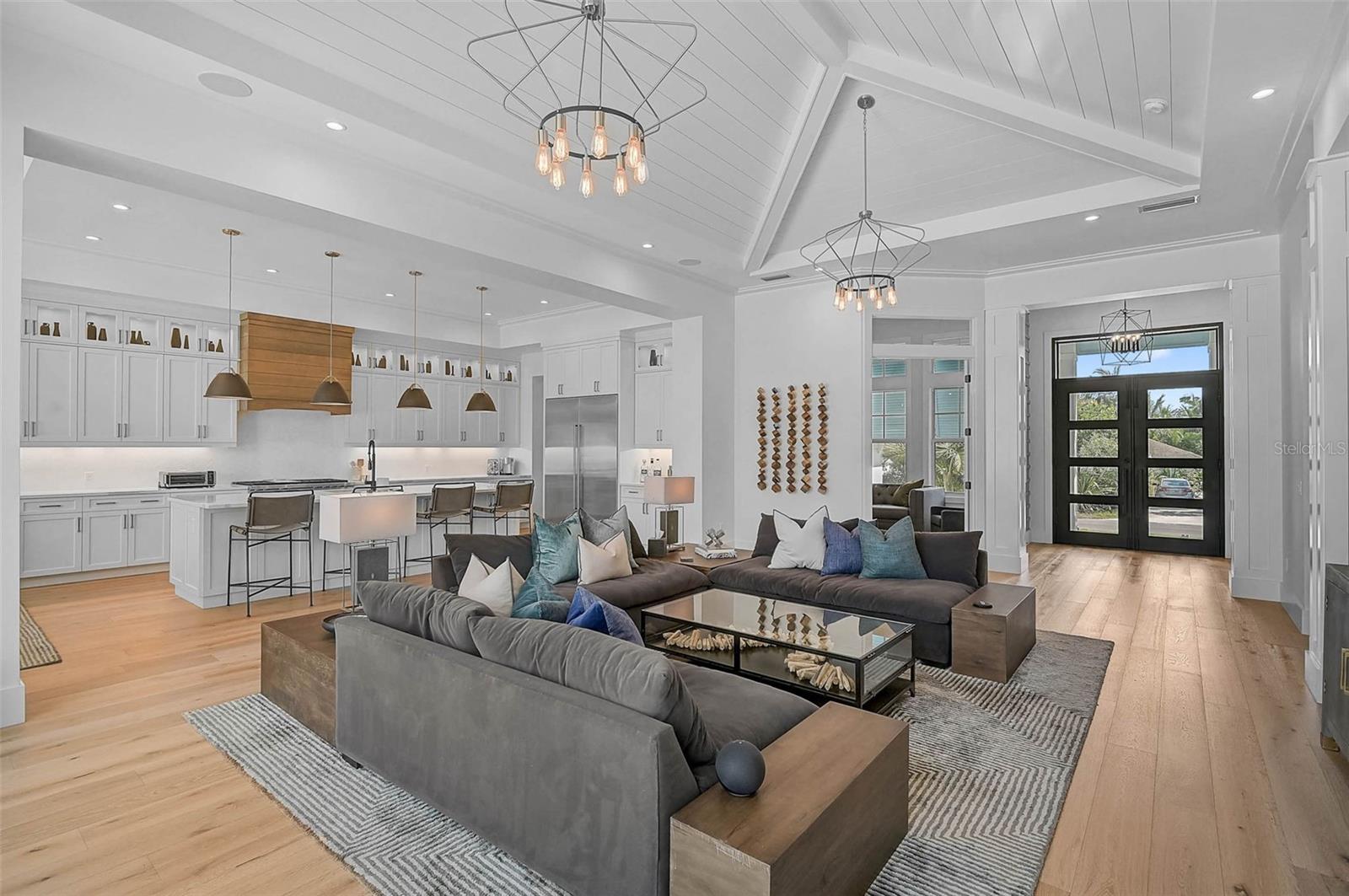 Image 7 of 67 For 5058 Windward Avenue