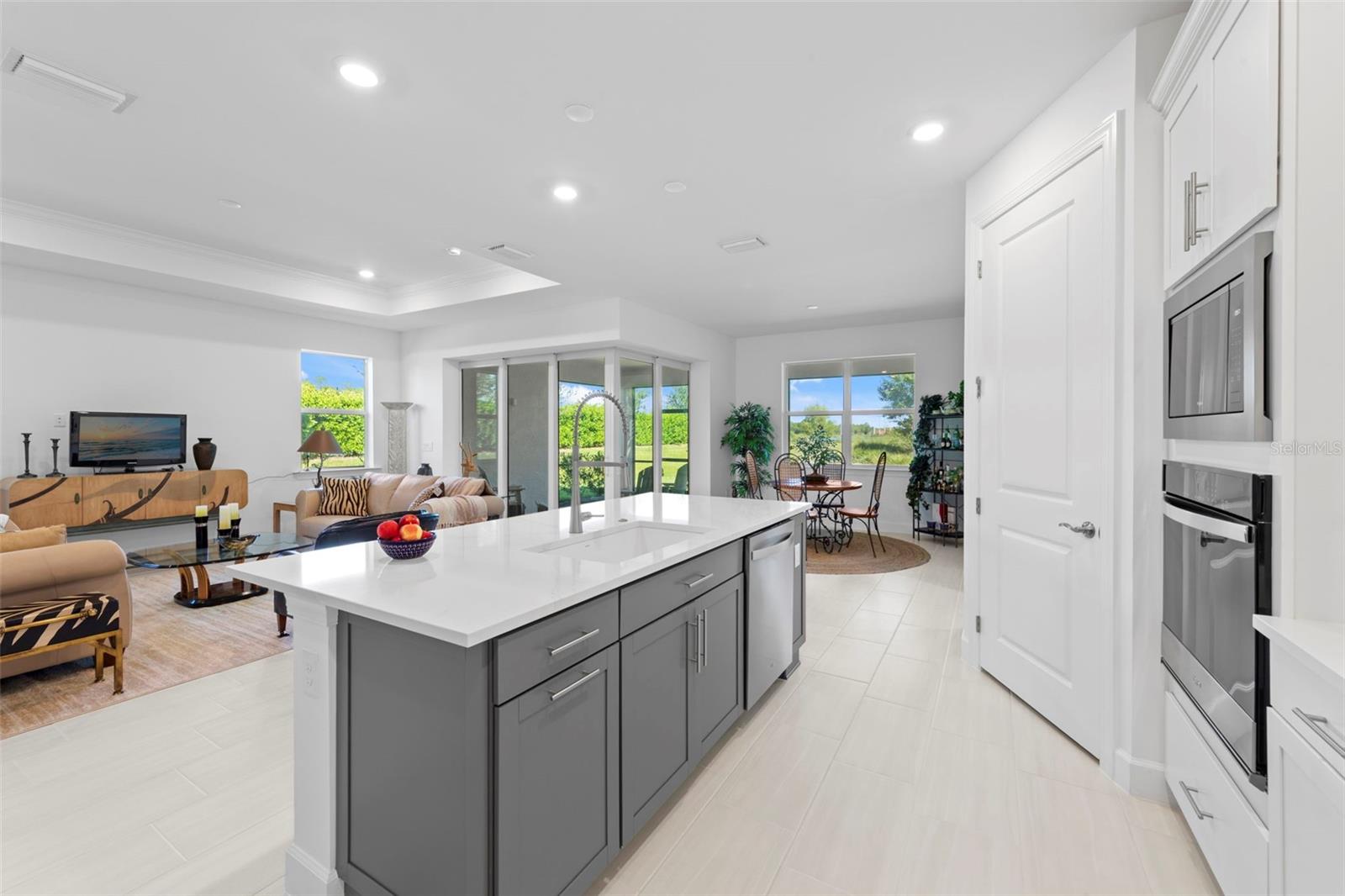Image 23 of 45 For 42051 Edgewater Drive