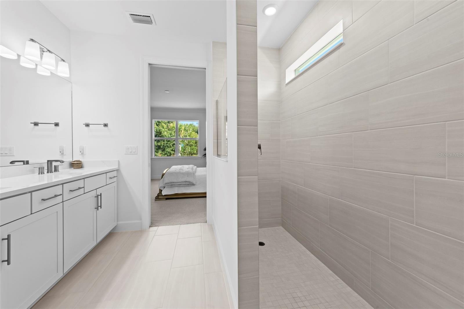 Image 30 of 45 For 42051 Edgewater Drive