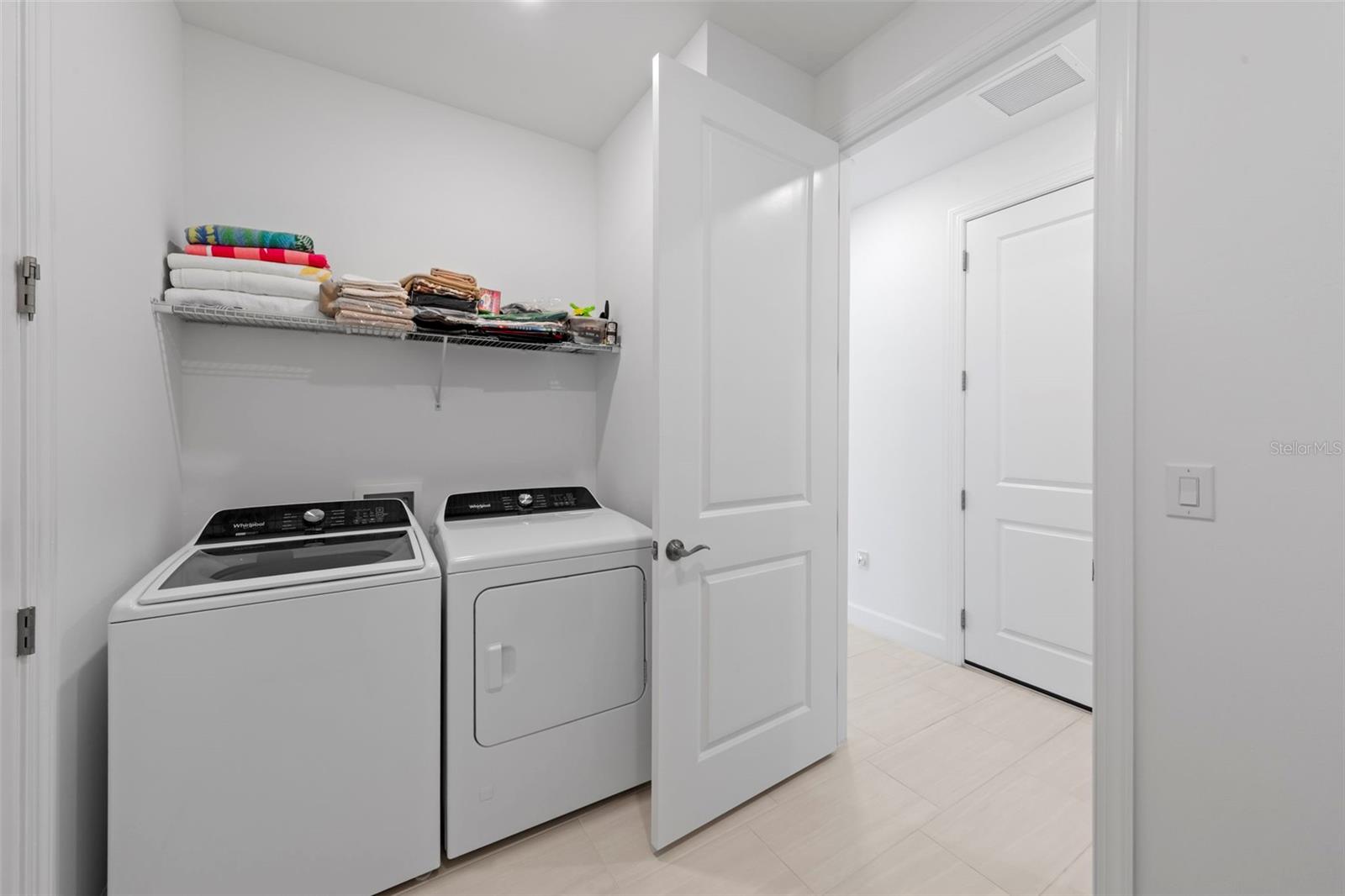 Image 31 of 45 For 42051 Edgewater Drive