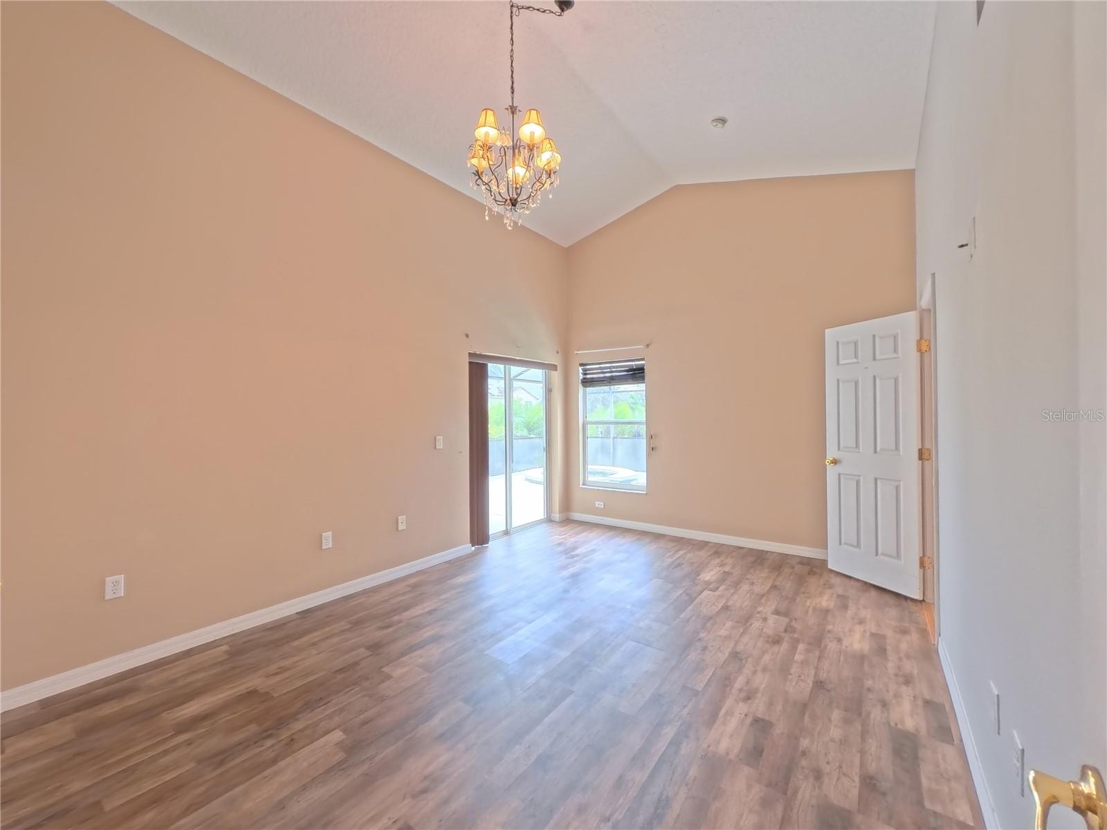 Image 17 of 39 For 359 Lancaster Drive