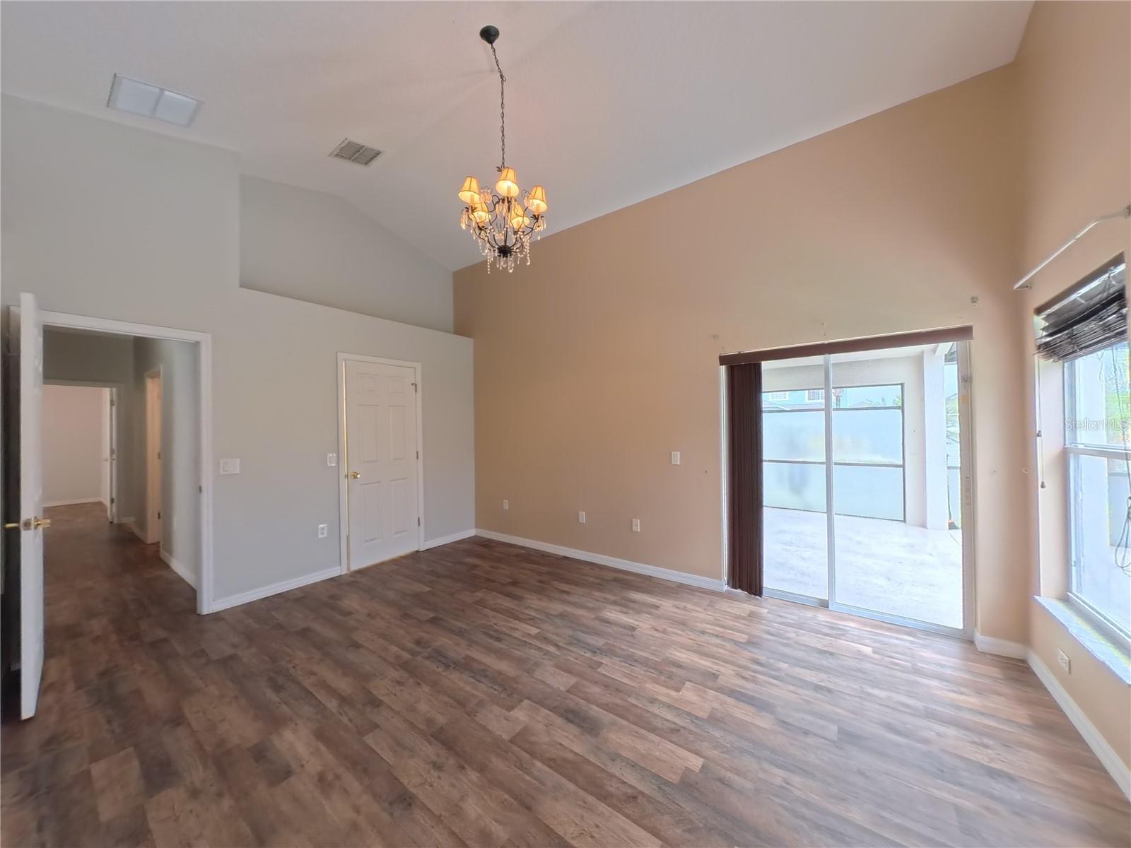 Image 19 of 39 For 359 Lancaster Drive