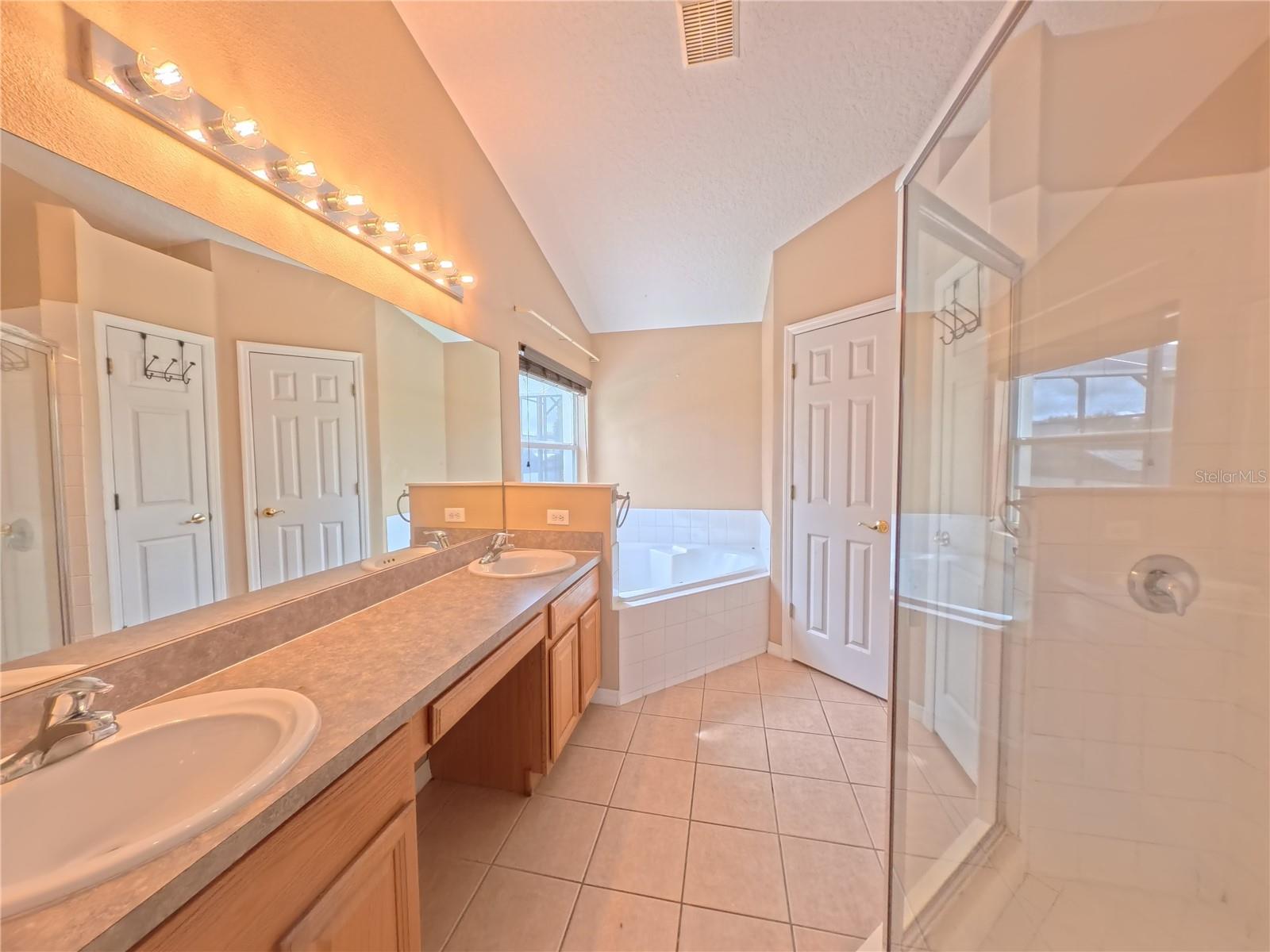 Image 20 of 39 For 359 Lancaster Drive