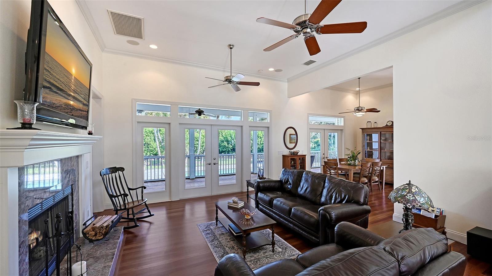 Image 24 of 94 For 9144 Spring Valley Road