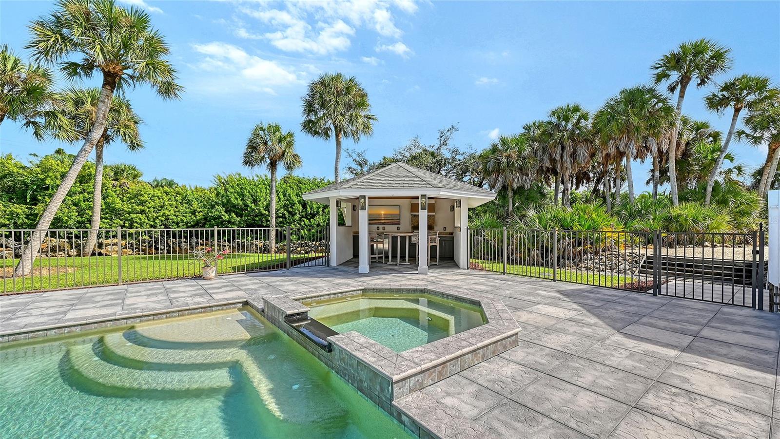 Image 45 of 94 For 9144 Spring Valley Road