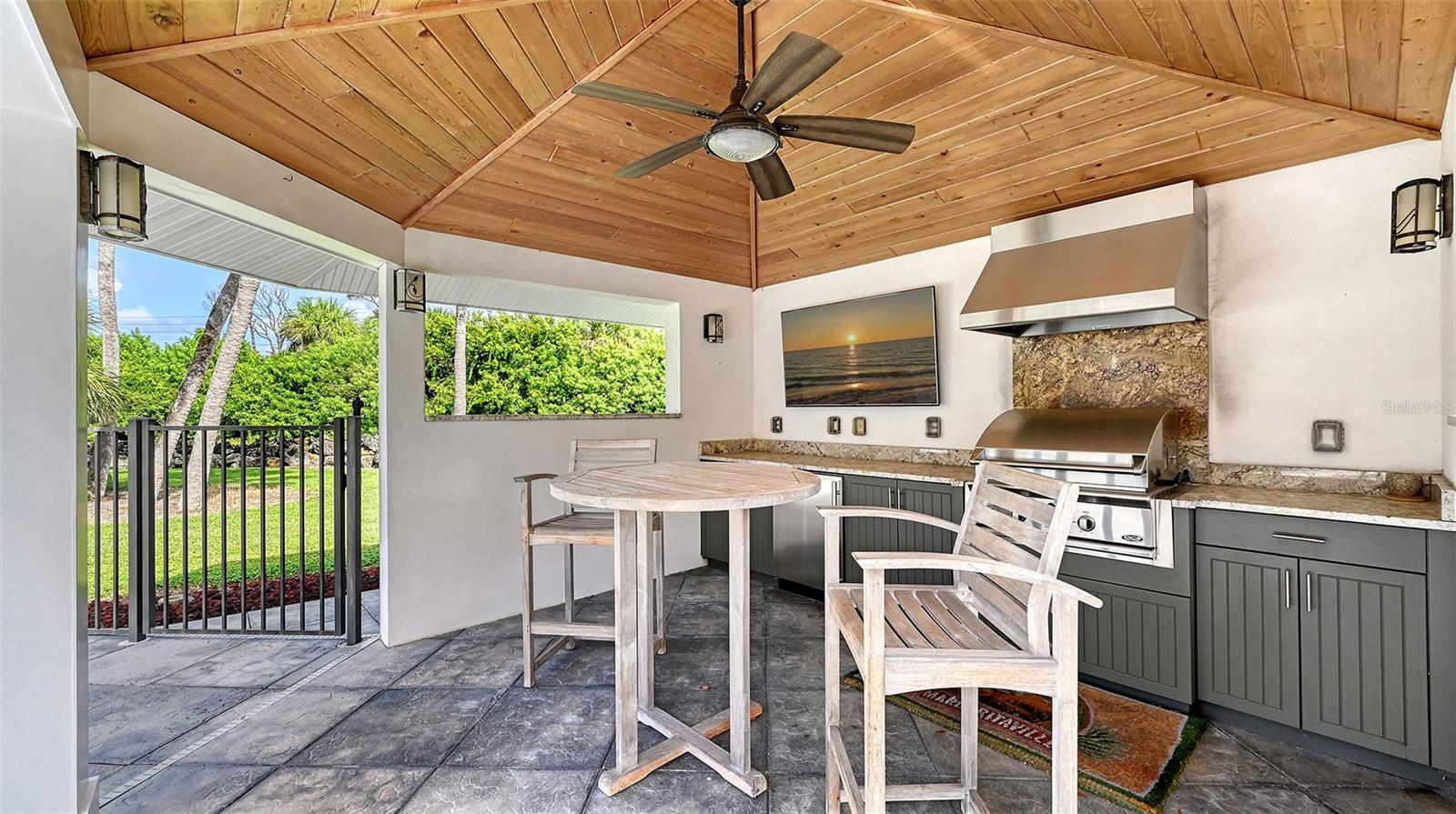 Image 49 of 94 For 9144 Spring Valley Road