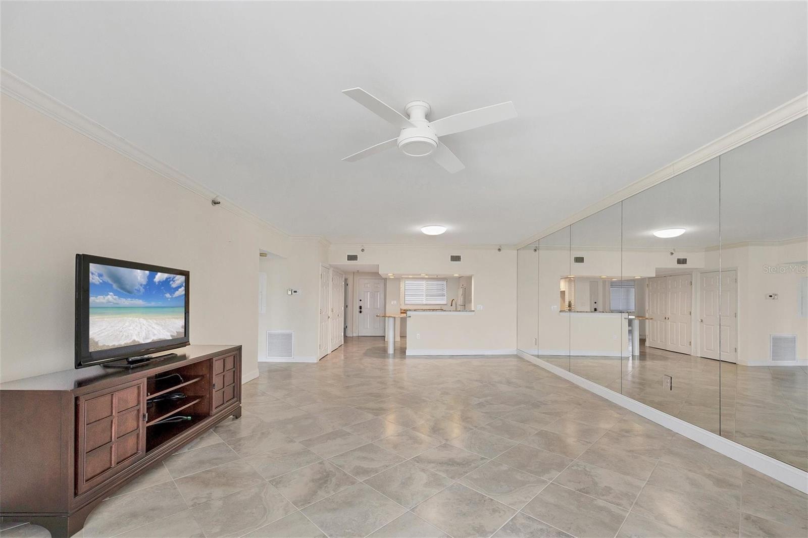 Image 10 of 56 For 1465 Gulf Of Mexico Drive 402