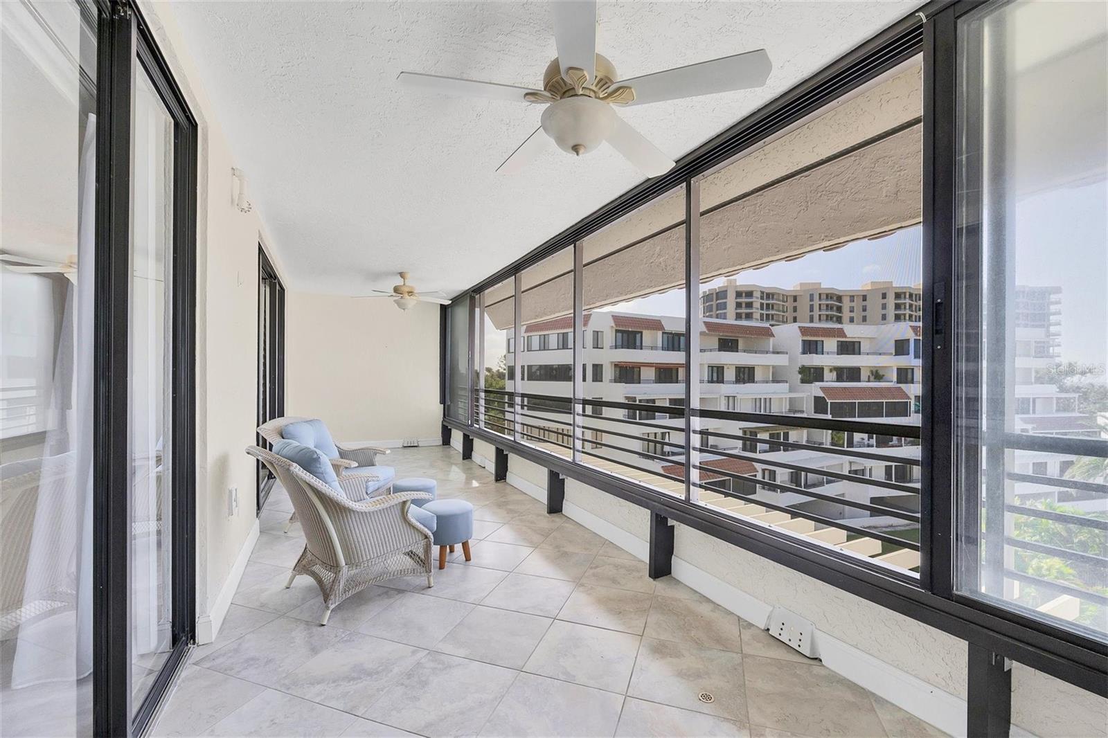 Image 30 of 56 For 1465 Gulf Of Mexico Drive 402
