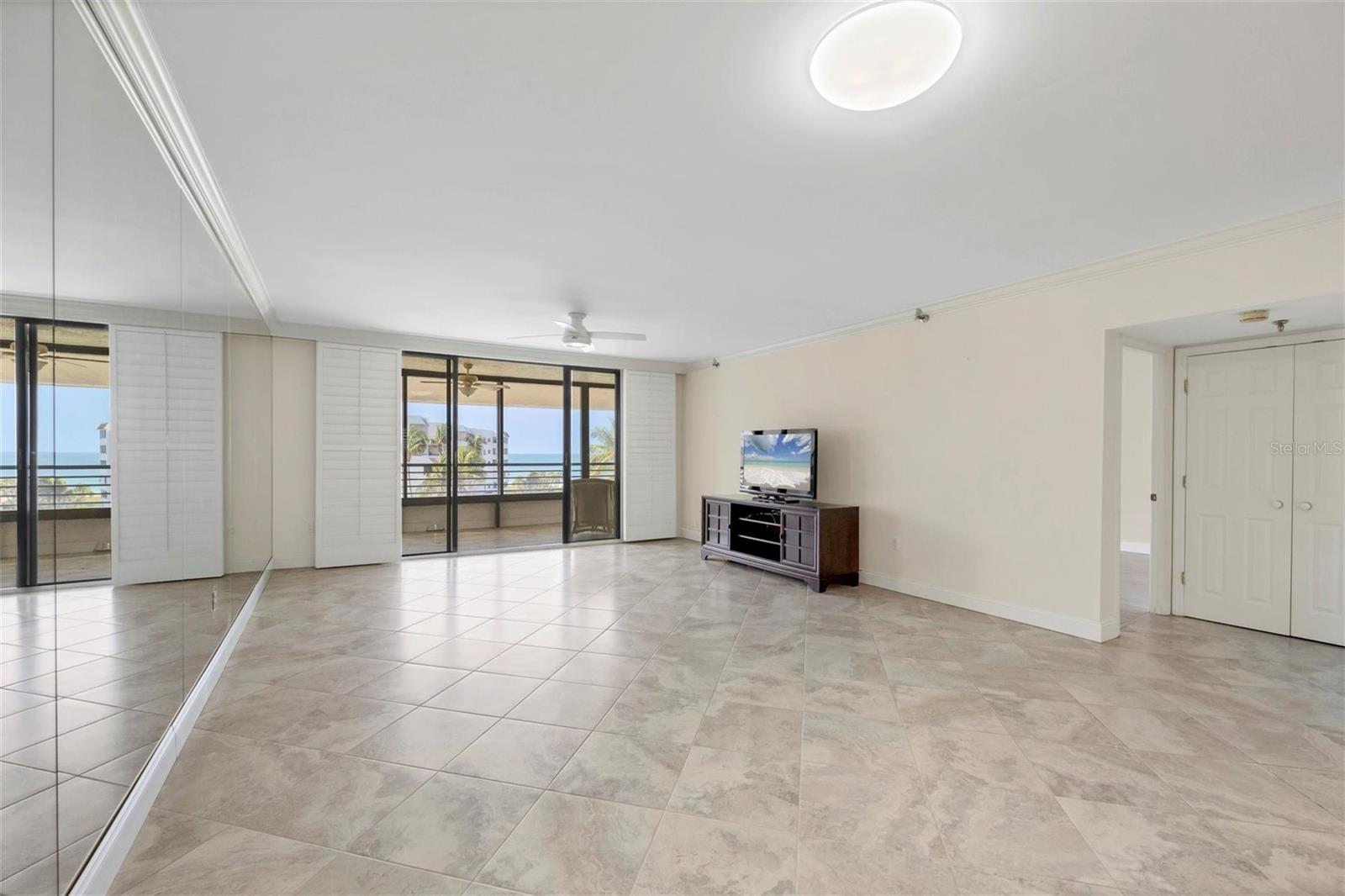 Image 8 of 56 For 1465 Gulf Of Mexico Drive 402