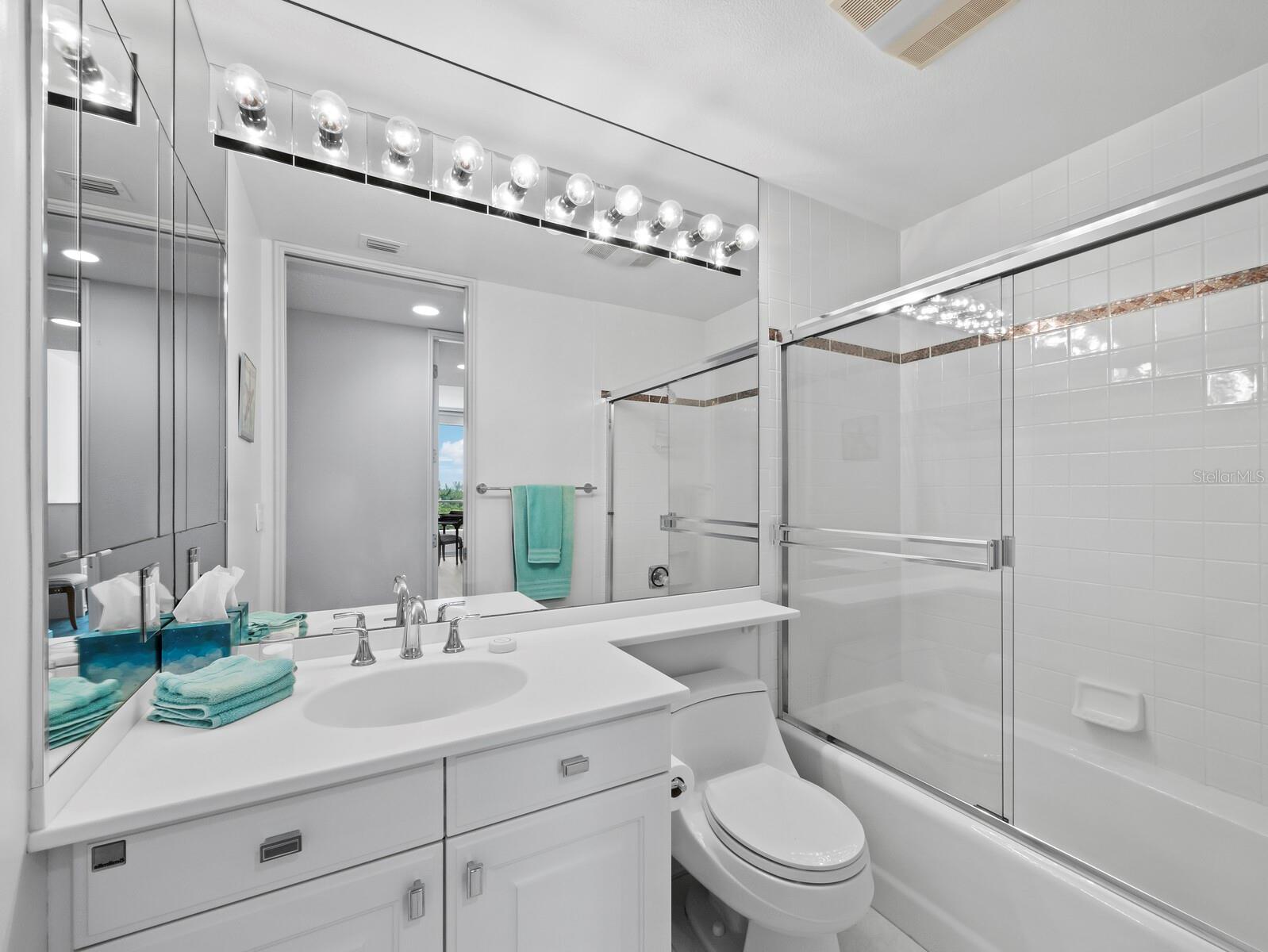 Image 31 of 74 For 3040 Grand Bay Boulevard 243