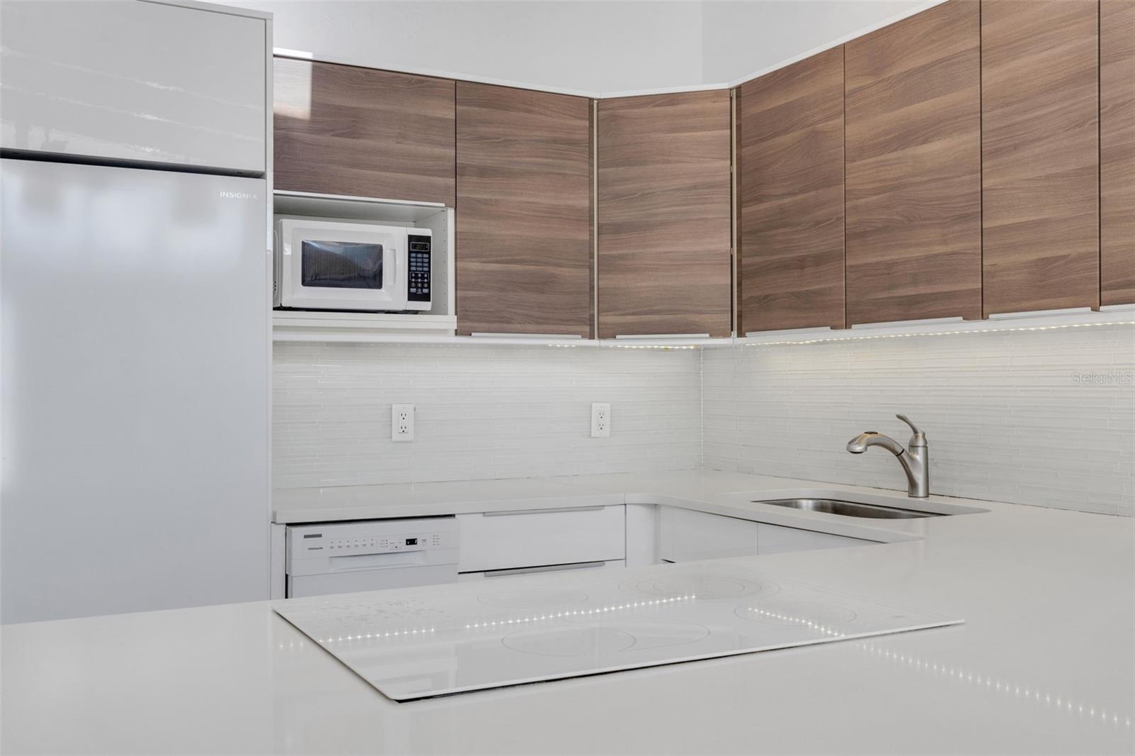 Image 12 of 44 For 1129 Seaside Drive 7