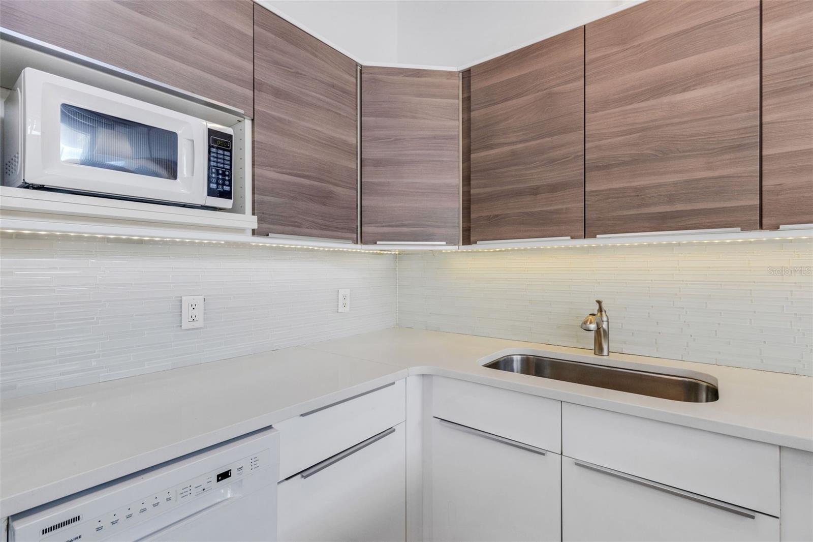 Image 15 of 44 For 1129 Seaside Drive 7