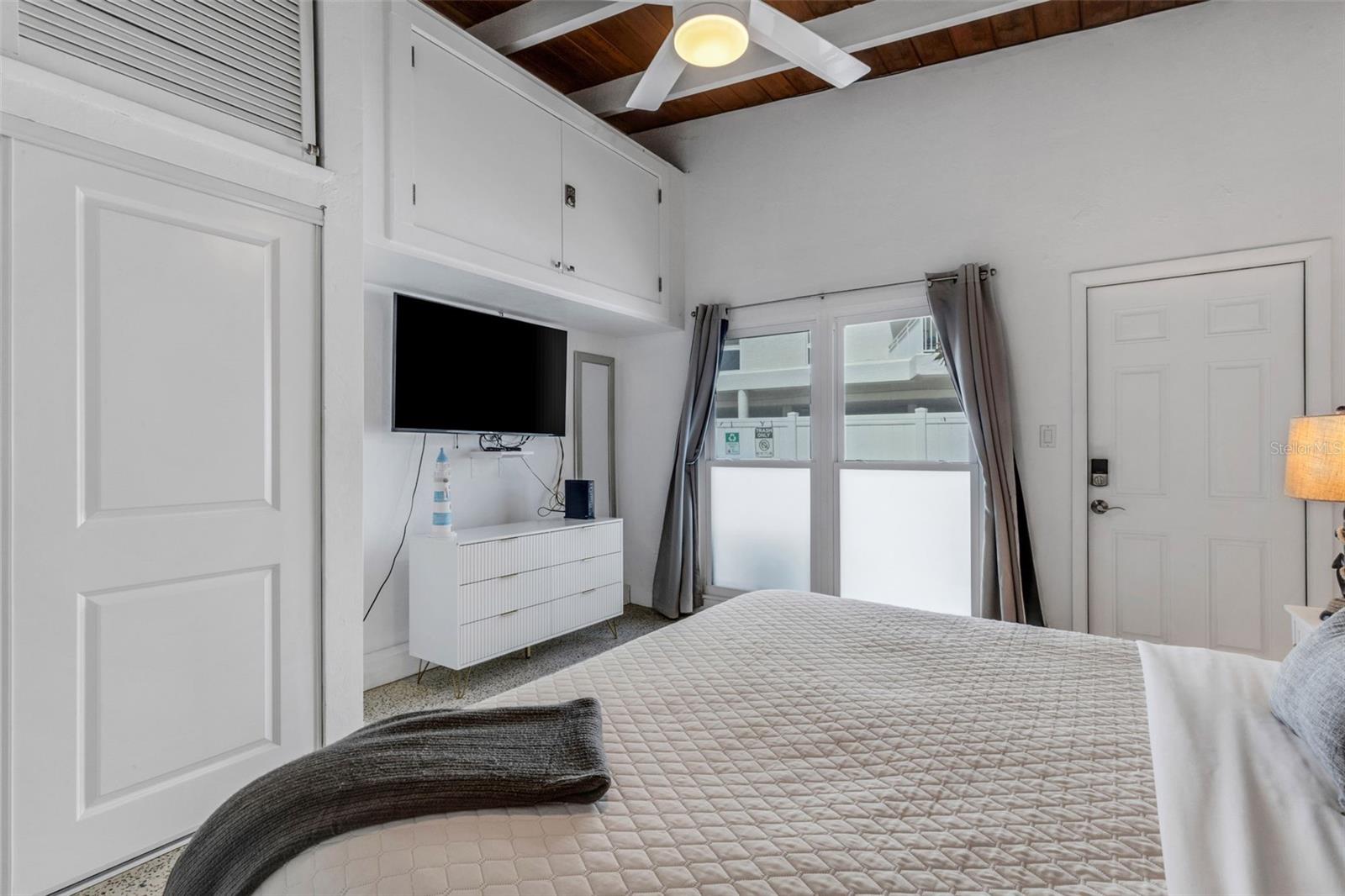 Image 21 of 44 For 1129 Seaside Drive 7