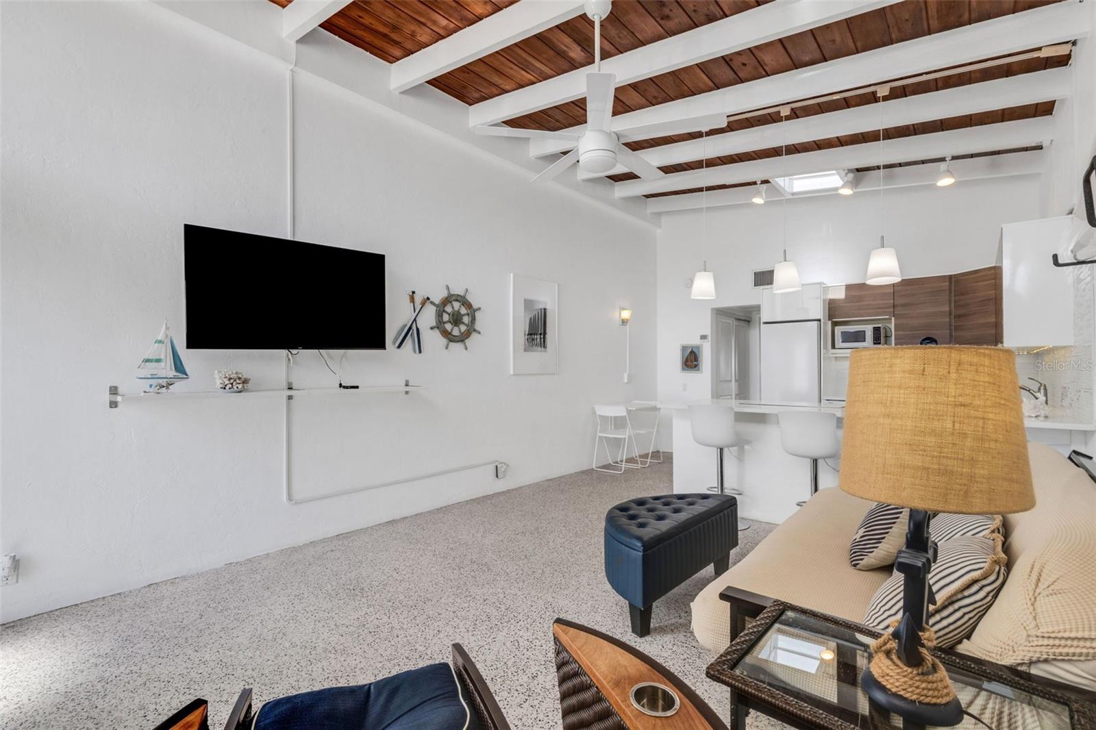 Image 3 of 44 For 1129 Seaside Drive 7