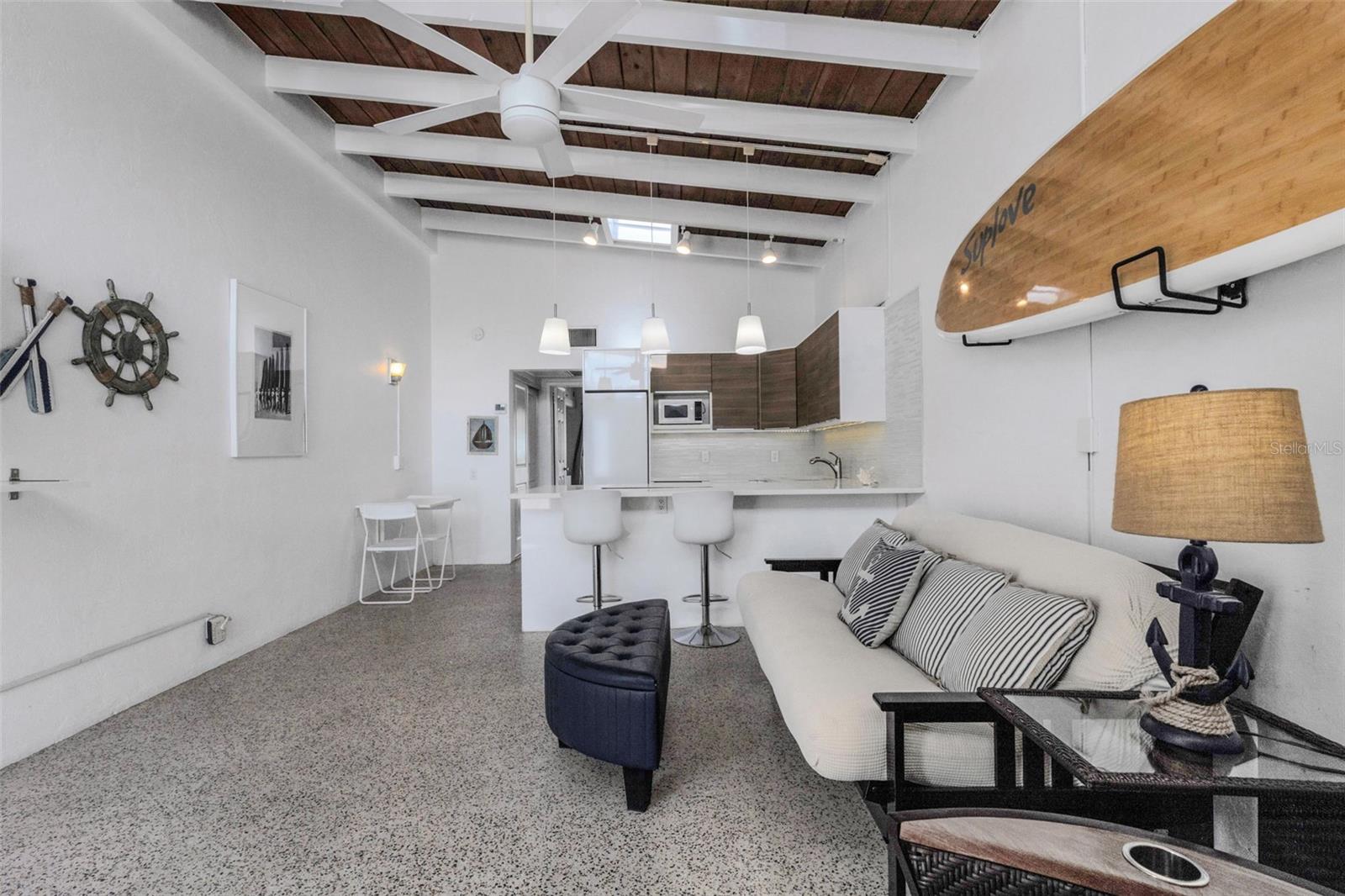 Image 6 of 44 For 1129 Seaside Drive 7