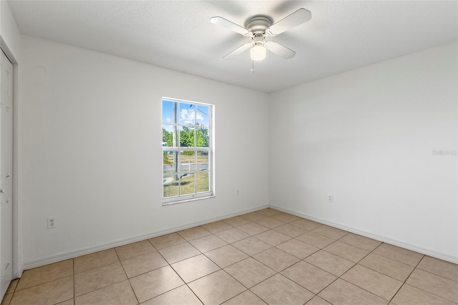 Image 16 of 28 For 2207 5th Street E