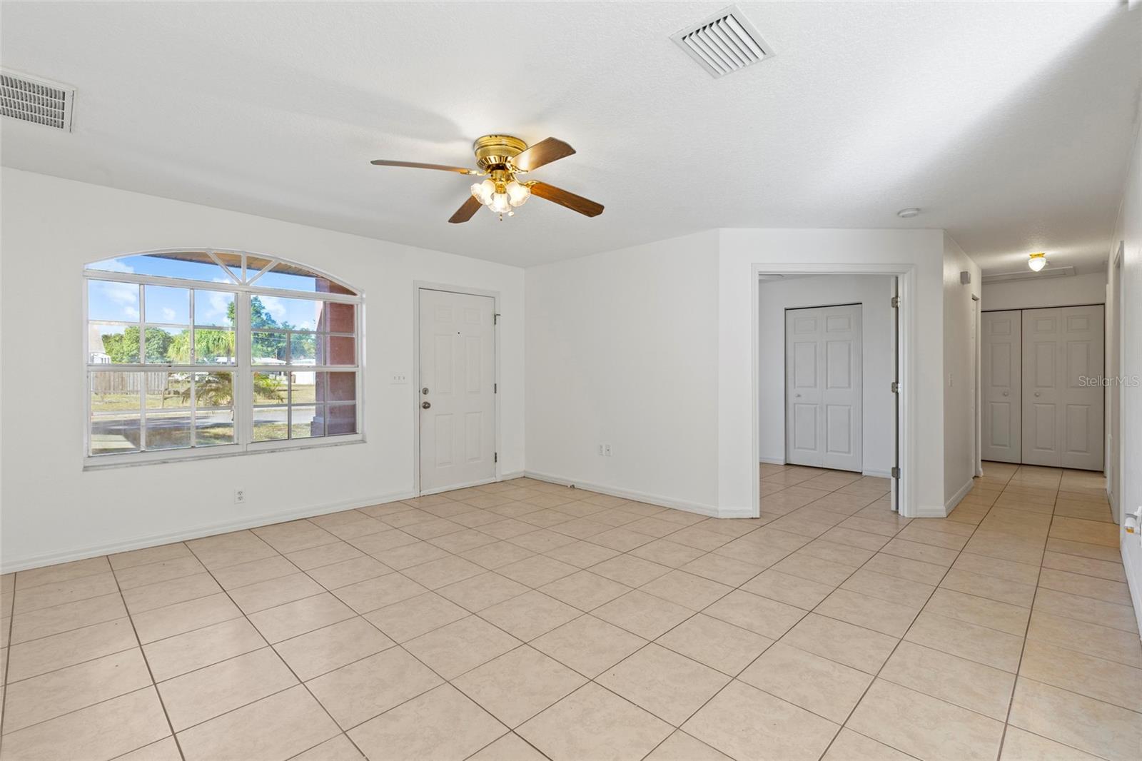 Image 6 of 28 For 2207 5th Street E