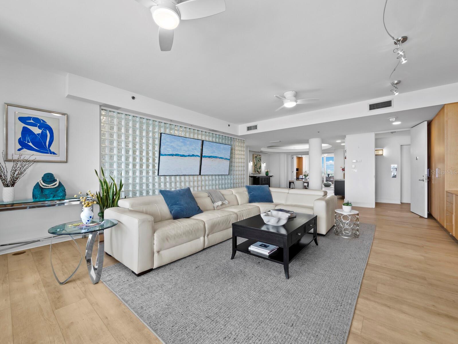 Image 5 of 67 For 3060 Grand Bay Boulevard 154