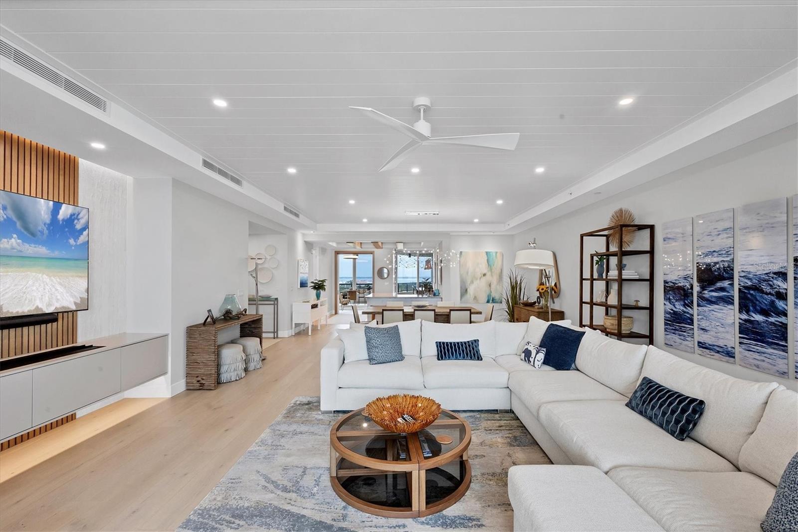 Image 10 of 71 For 435 L Ambiance Drive J703