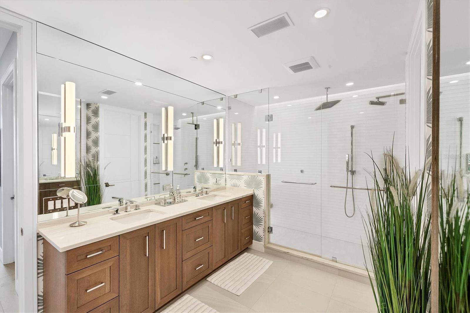 Image 35 of 71 For 435 L Ambiance Drive J703