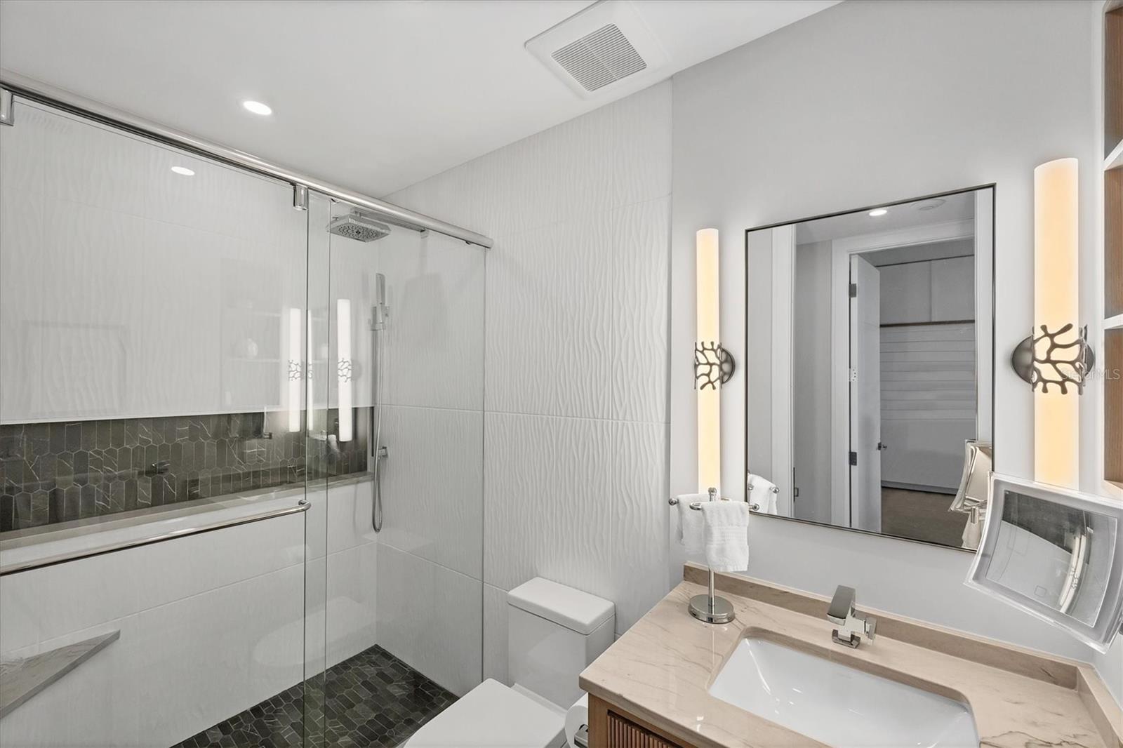 Image 41 of 71 For 435 L Ambiance Drive J703
