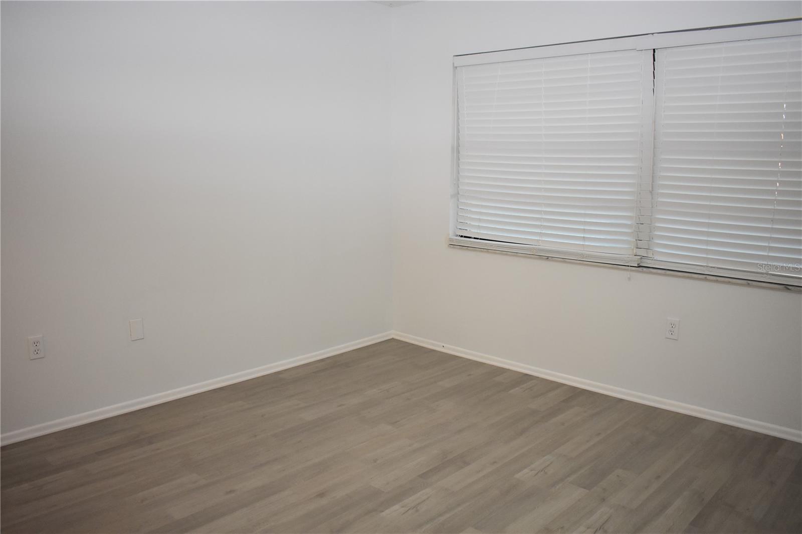 Image 4 of 27 For 1206 58th Street W