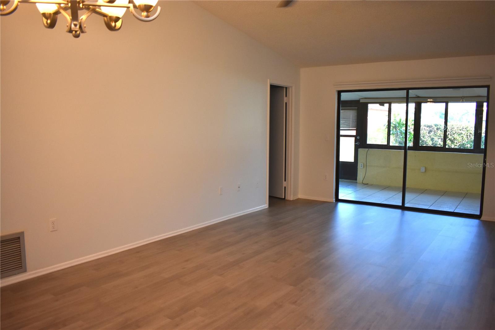 Image 6 of 27 For 1206 58th Street W