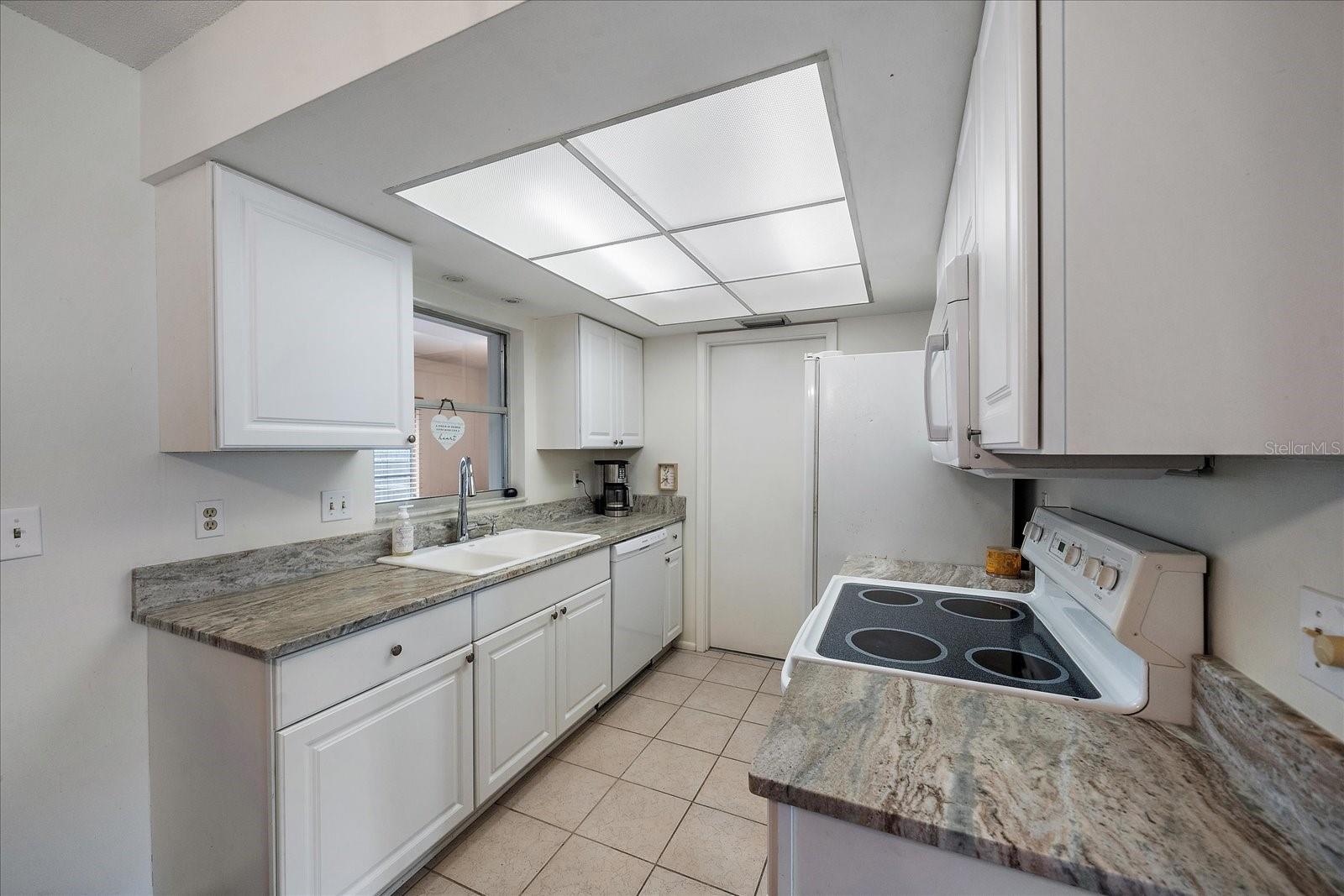 Image 12 of 44 For 4220 Larkin Street