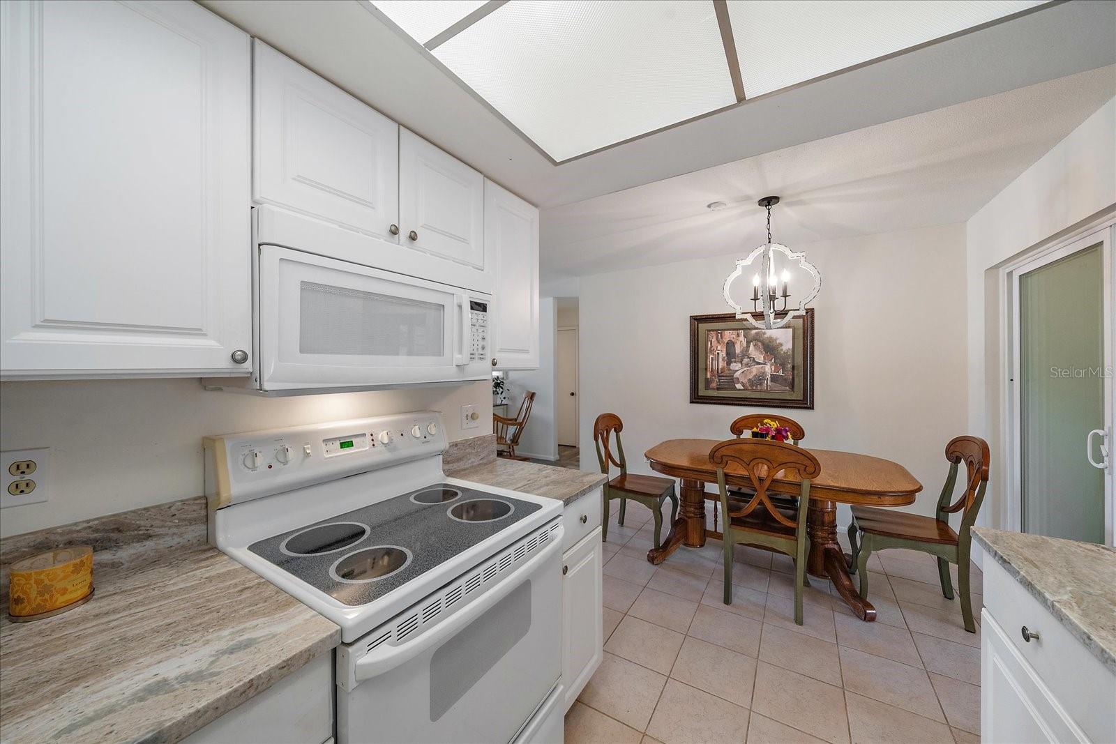 Image 15 of 44 For 4220 Larkin Street