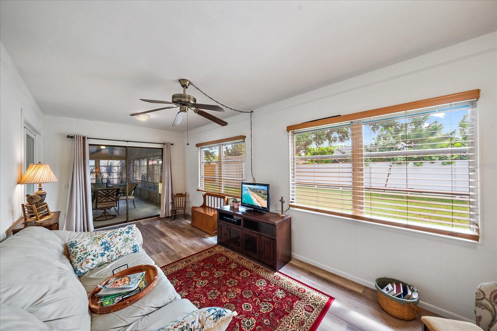 Image 29 of 44 For 4220 Larkin Street
