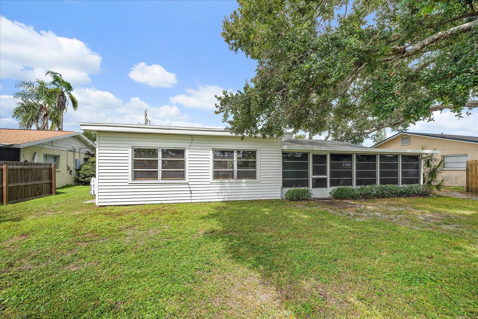Image 37 of 44 For 4220 Larkin Street
