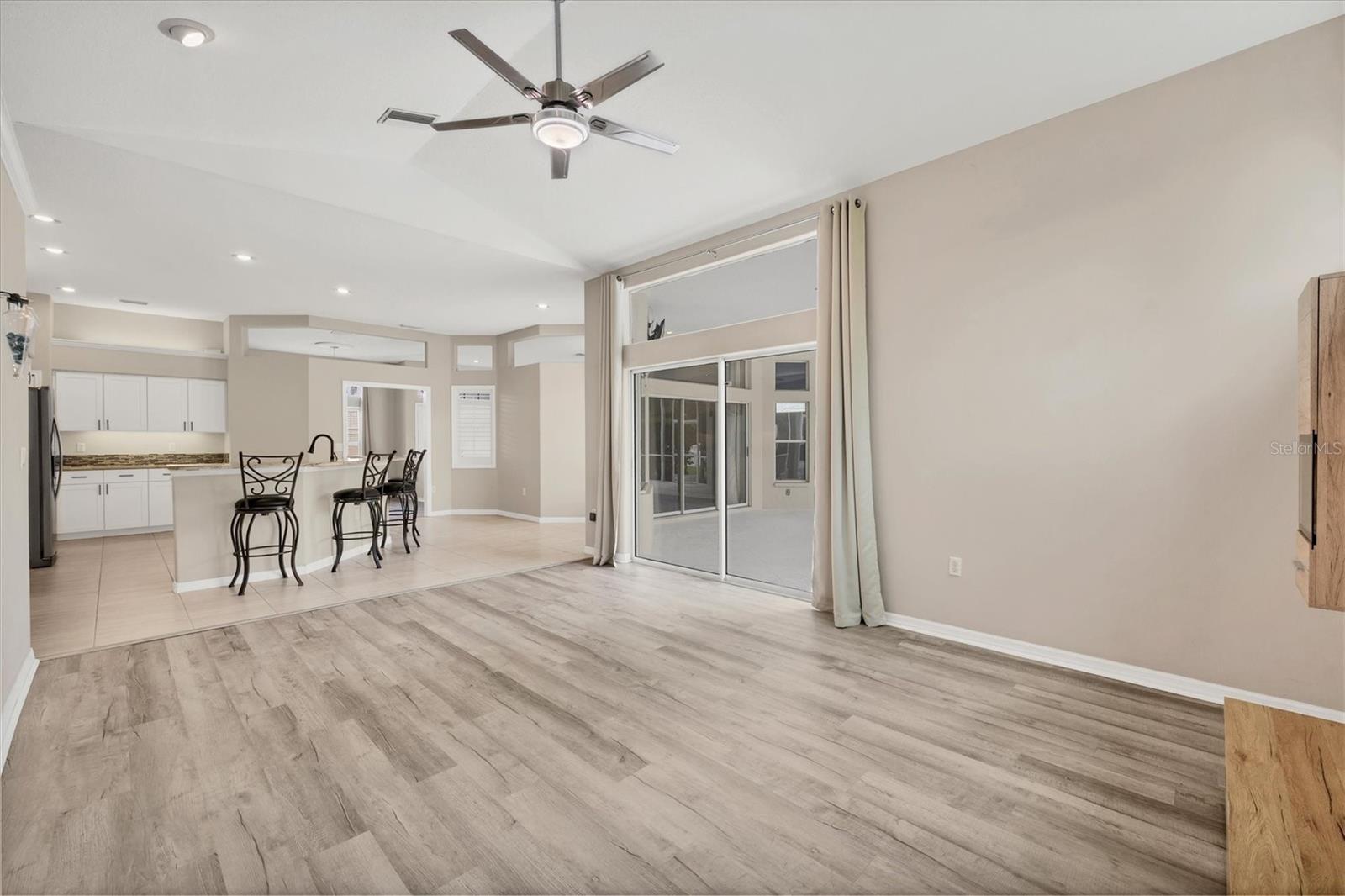 Image 10 of 52 For 7604 49th Avenue E