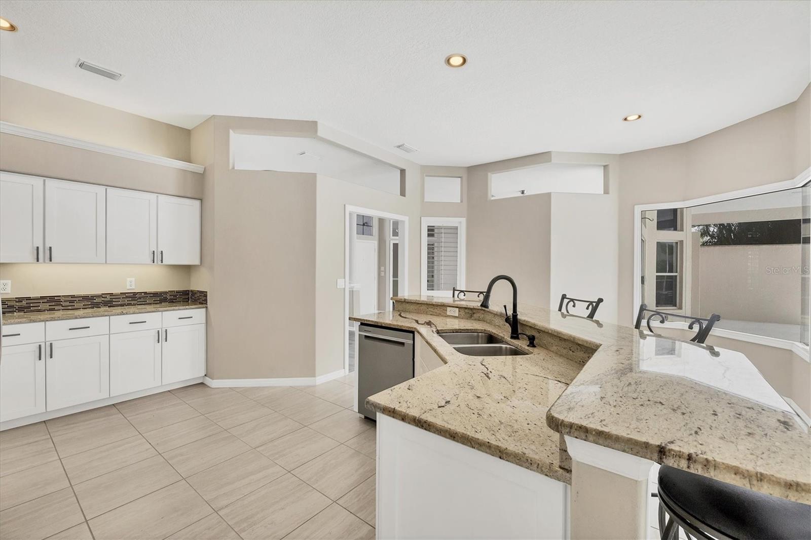 Image 11 of 52 For 7604 49th Avenue E