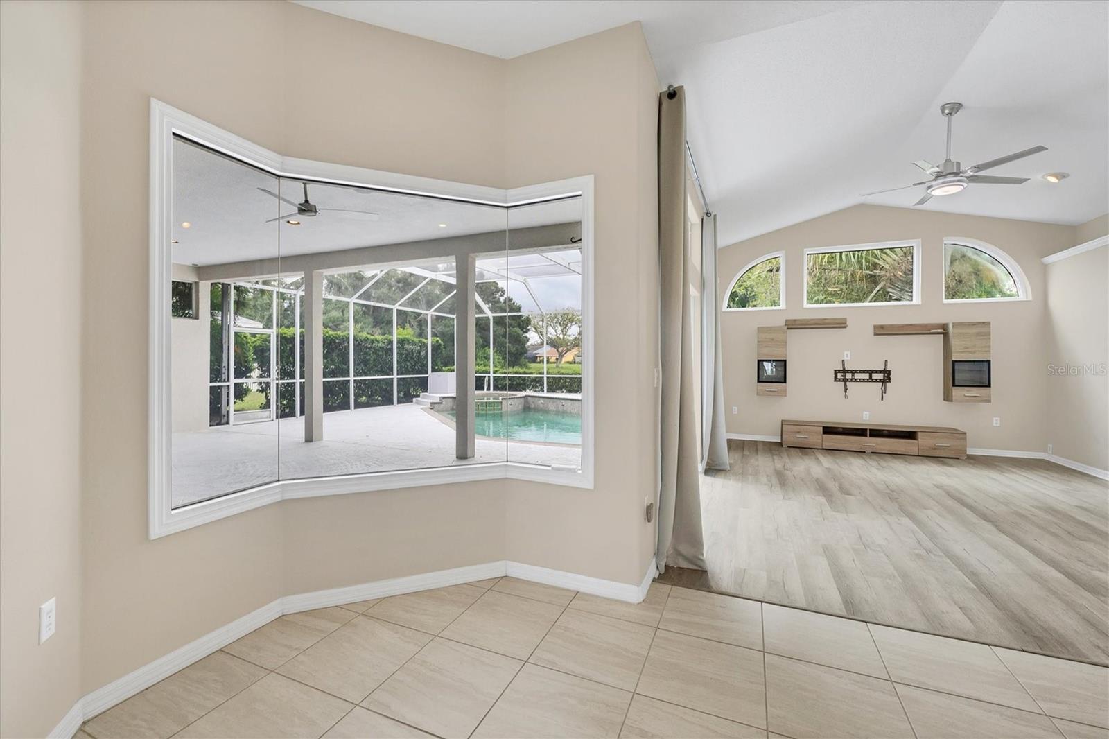 Image 13 of 52 For 7604 49th Avenue E