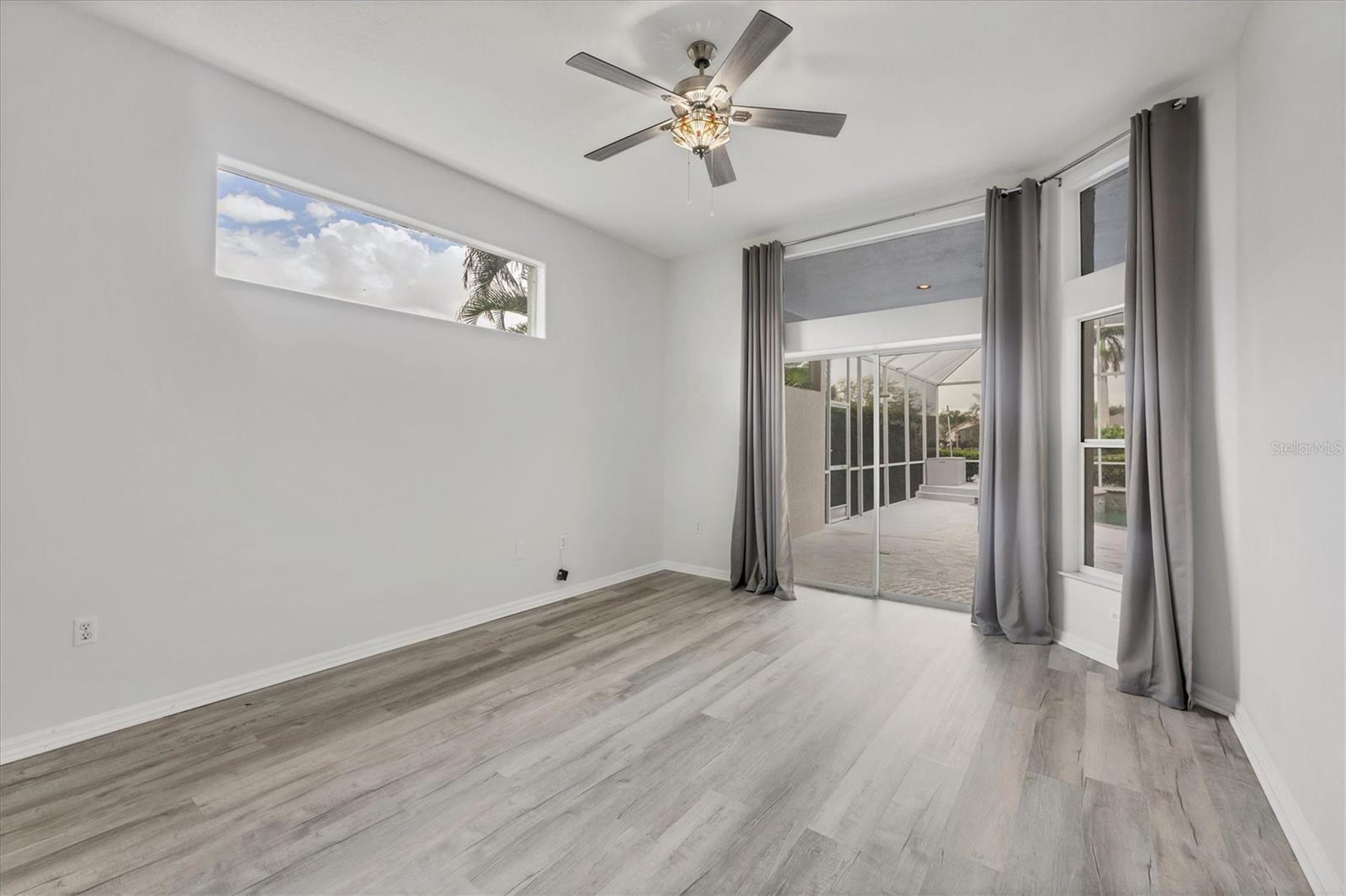 Image 24 of 52 For 7604 49th Avenue E