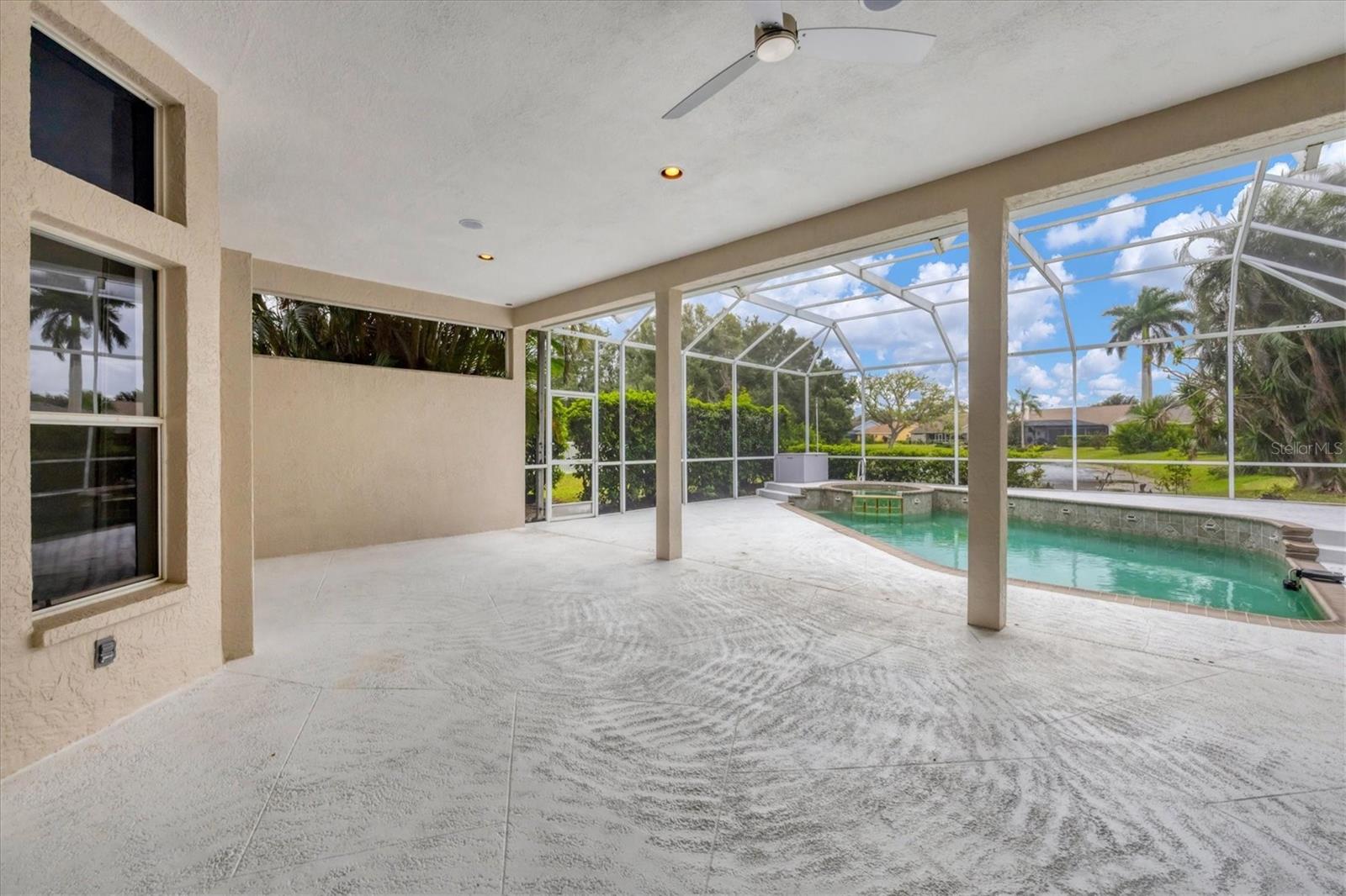 Image 30 of 52 For 7604 49th Avenue E