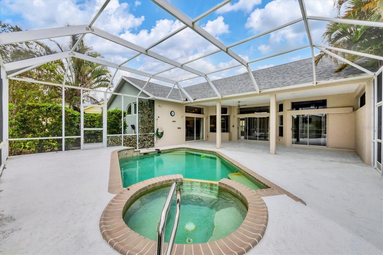 Image 31 of 52 For 7604 49th Avenue E