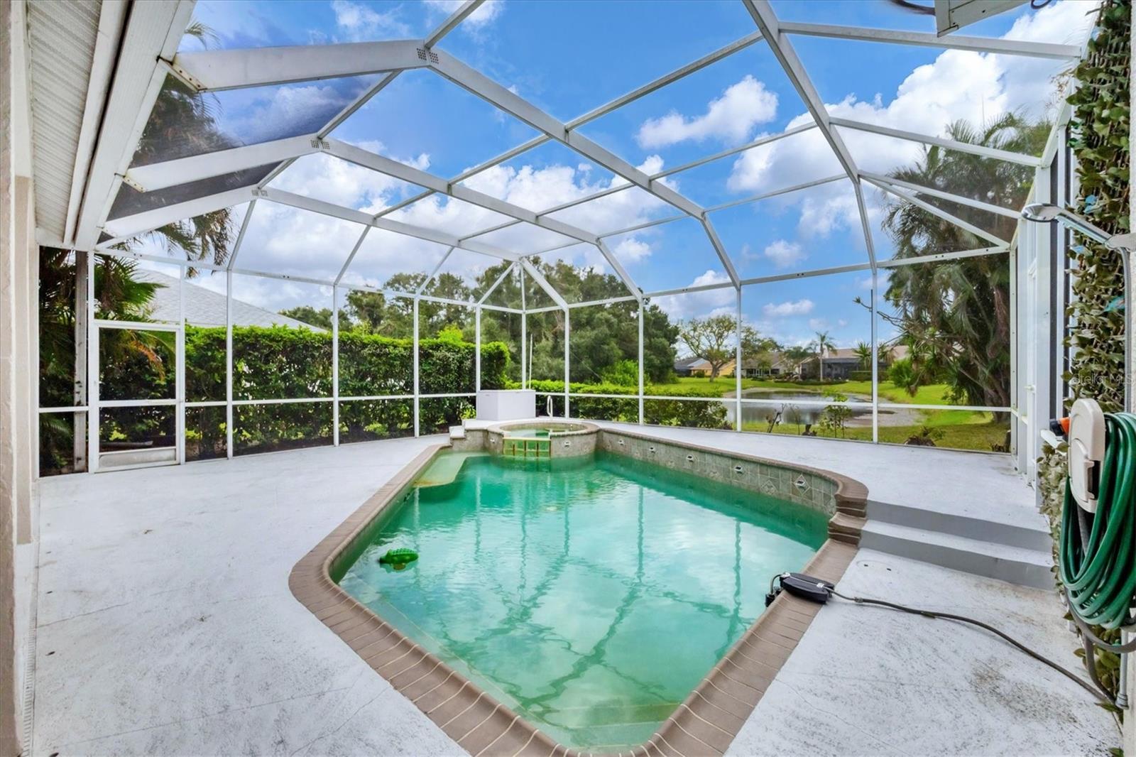 Image 33 of 52 For 7604 49th Avenue E